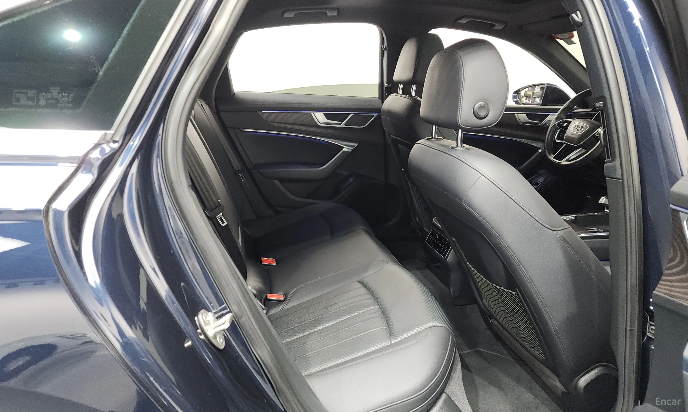 Audi A6 (C8) превью 12