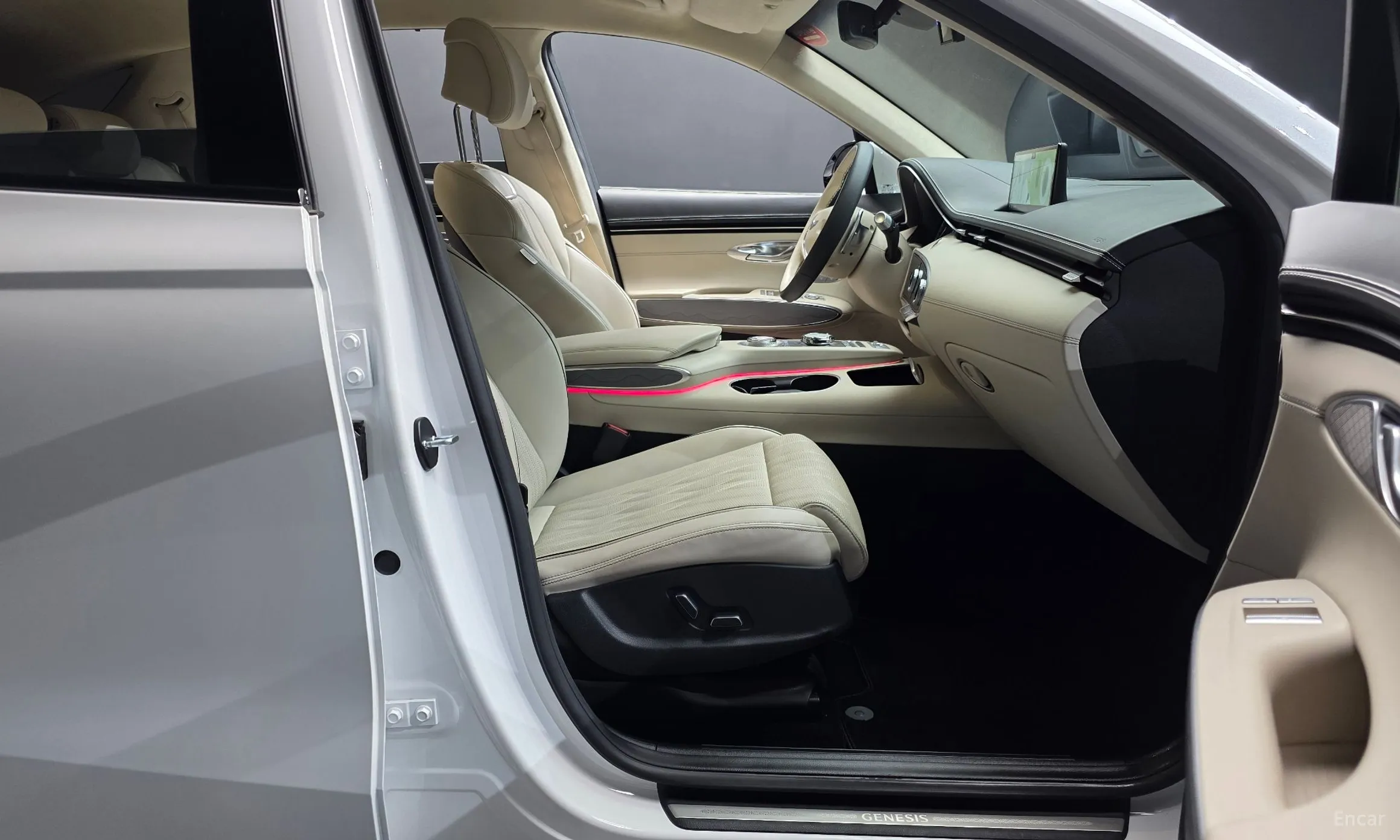 Genesis GV70 превью 10