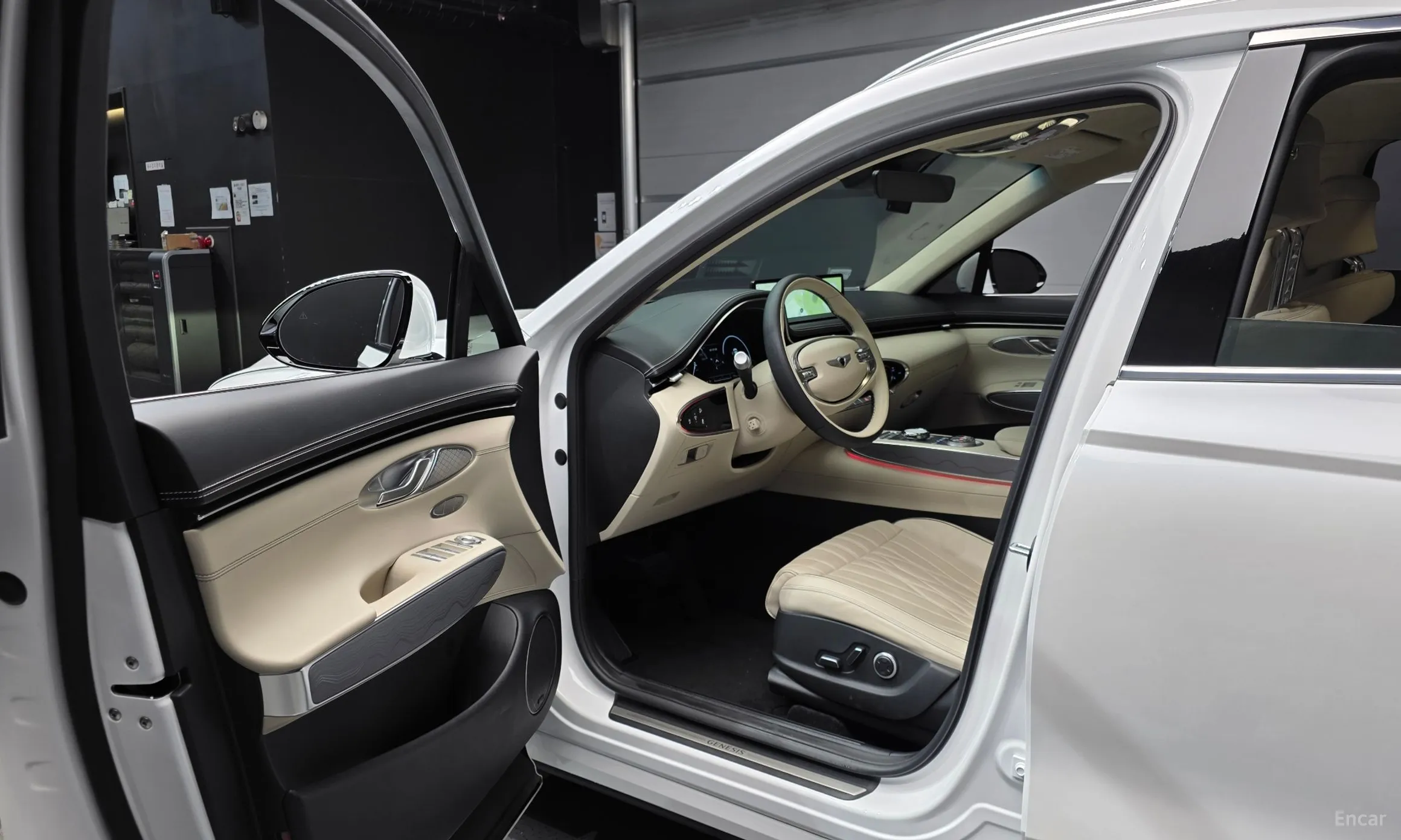Genesis GV70 превью 11