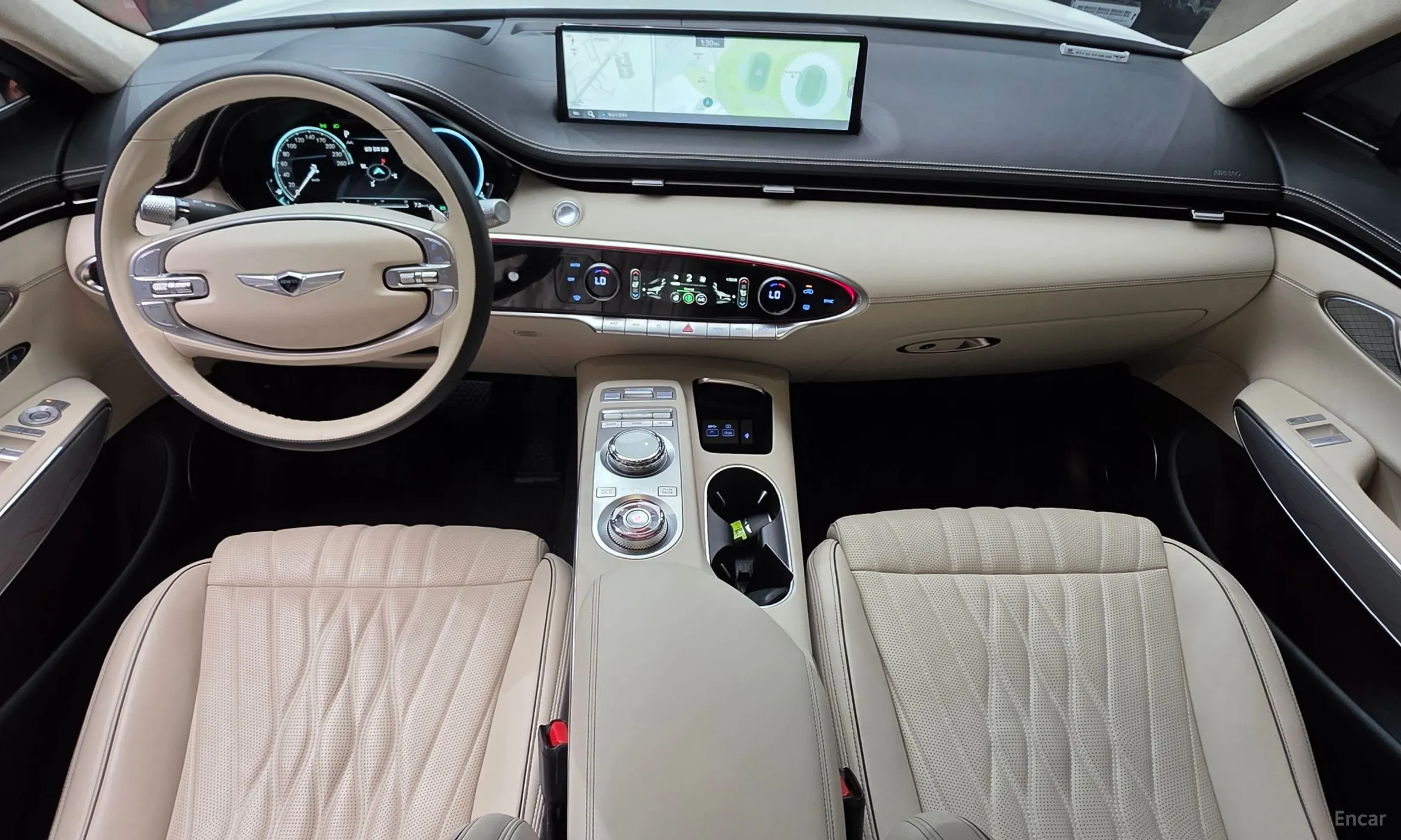 Genesis GV70 превью 7