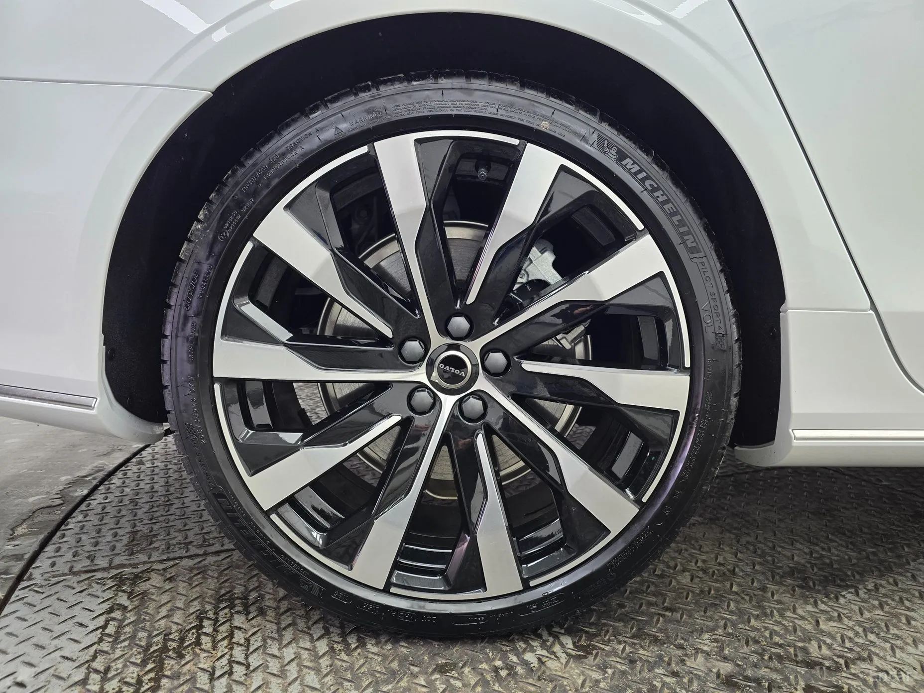 Volvo S90 превью 5