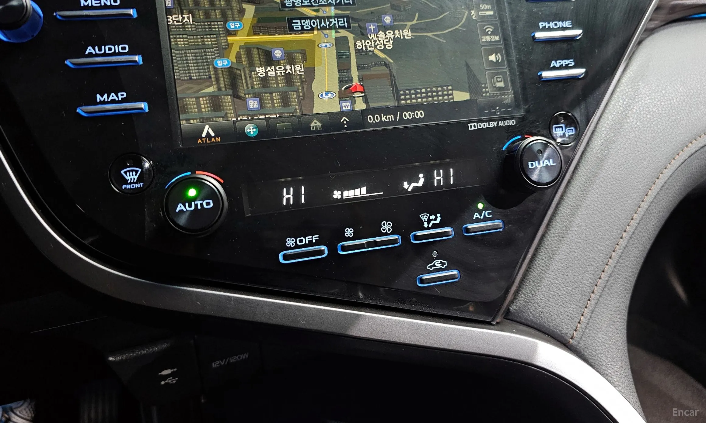 Toyota Camry (XV70) превью 17