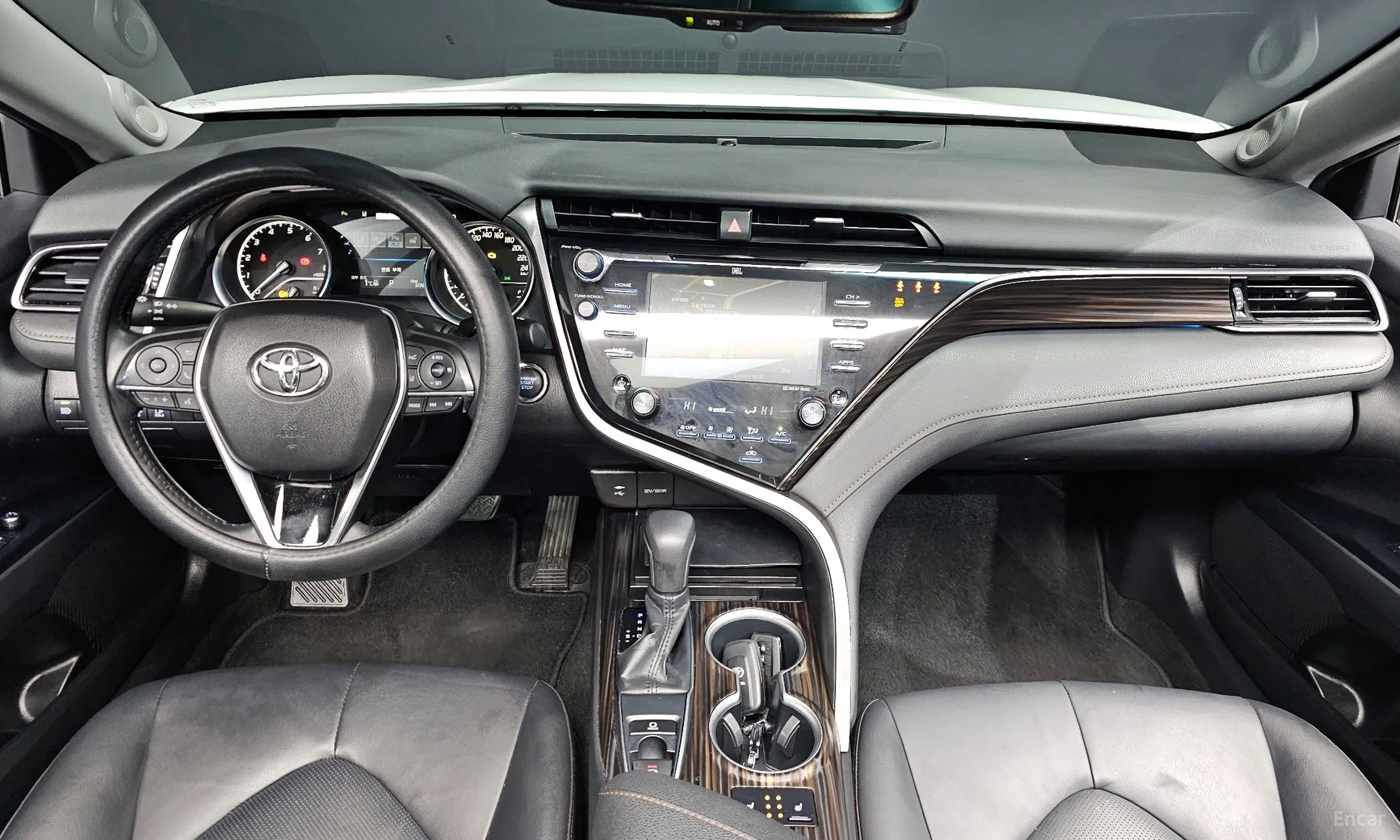 Toyota Camry (XV70) превью 7