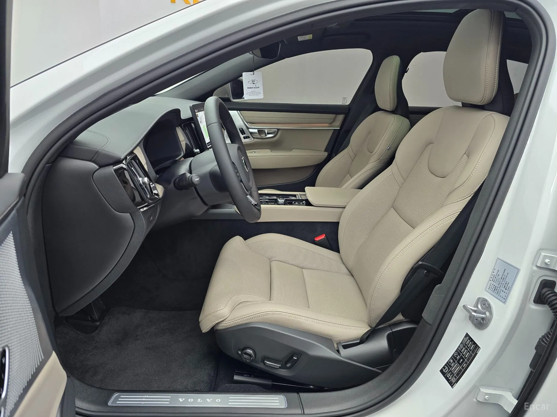 Volvo S90 превью 10