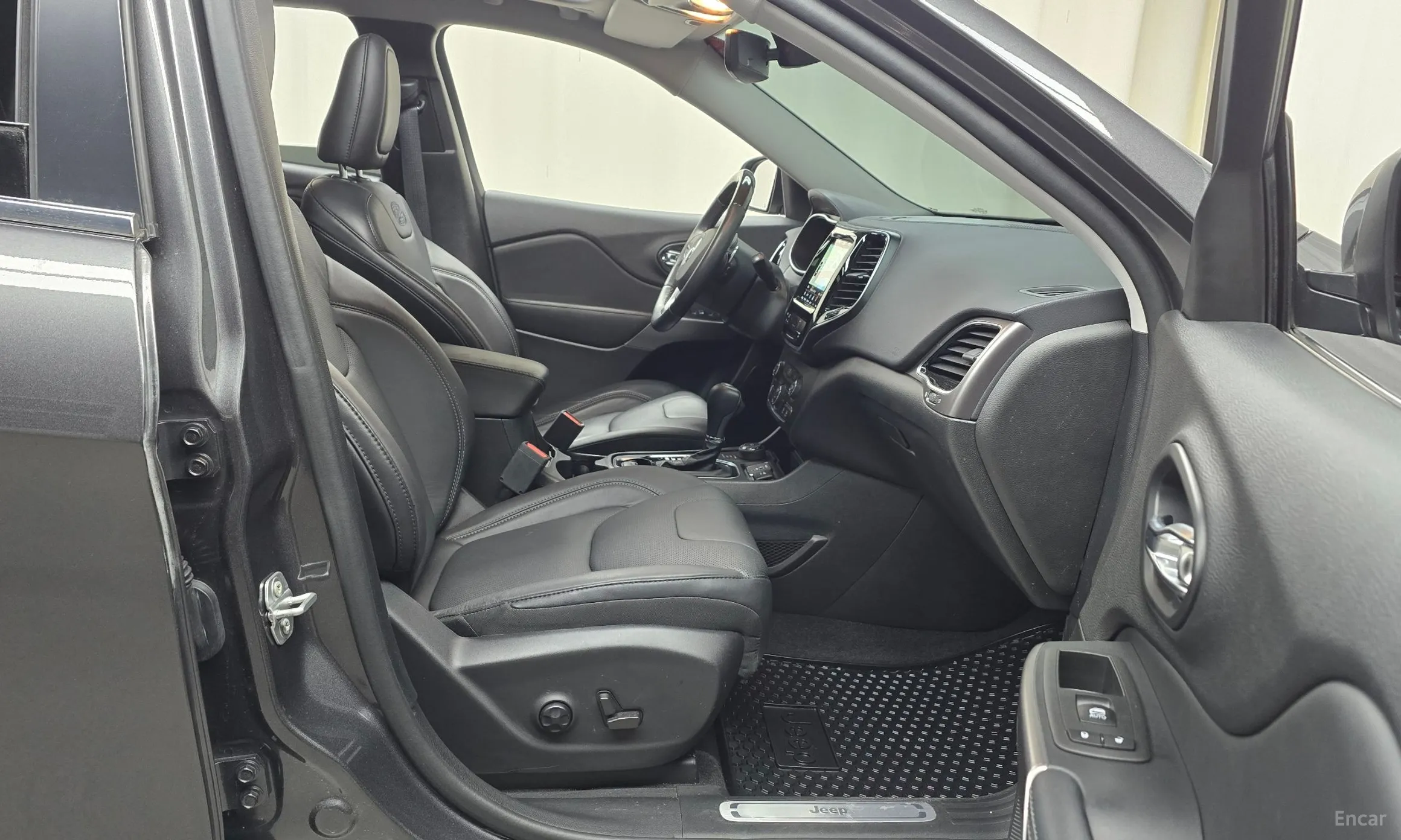 Jeep Cherokee (KL) превью 11