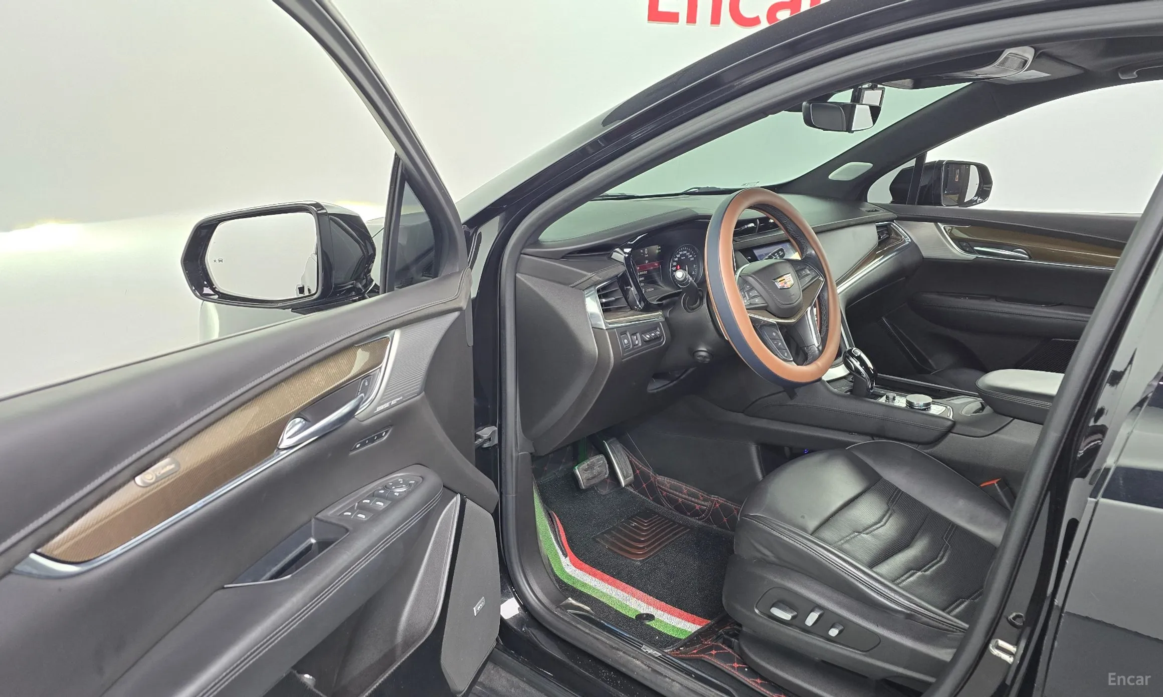 Cadillac XT5 превью 10
