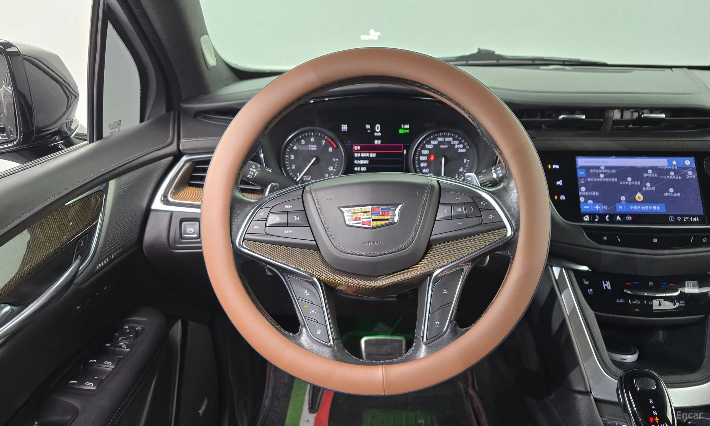 Cadillac XT5 превью 13