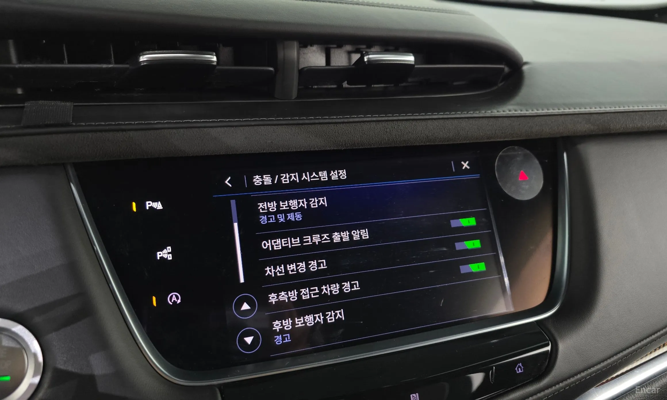 Cadillac XT5 превью 16