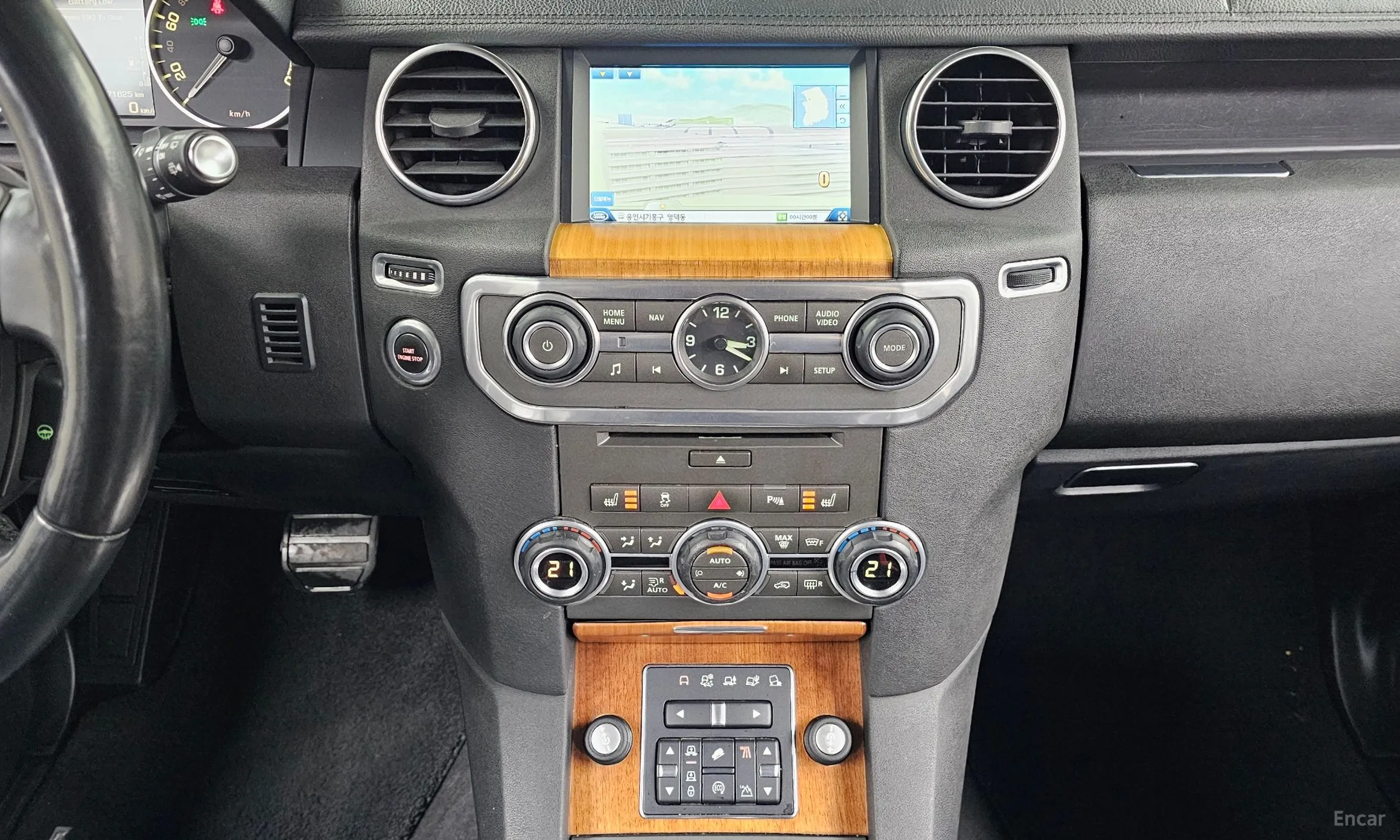 Land Rover Discovery 4 превью 15