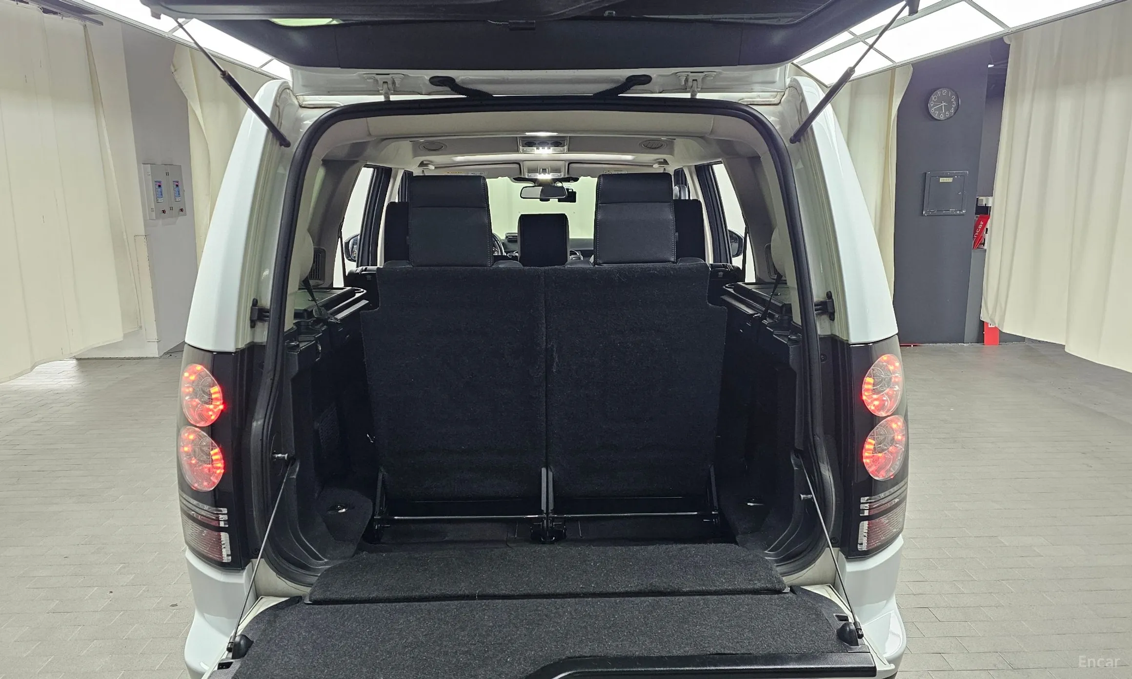Land Rover Discovery 4 превью 20