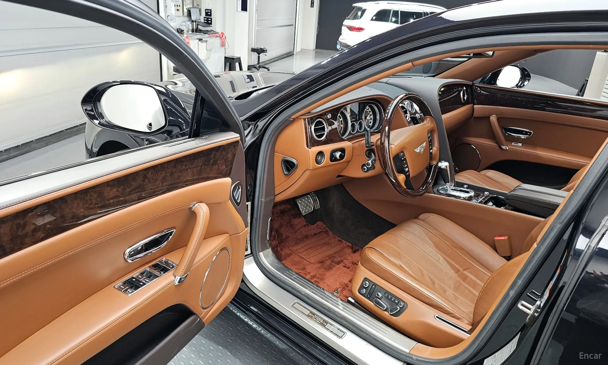 Bentley Flying Spur 2nd Generation превью 10