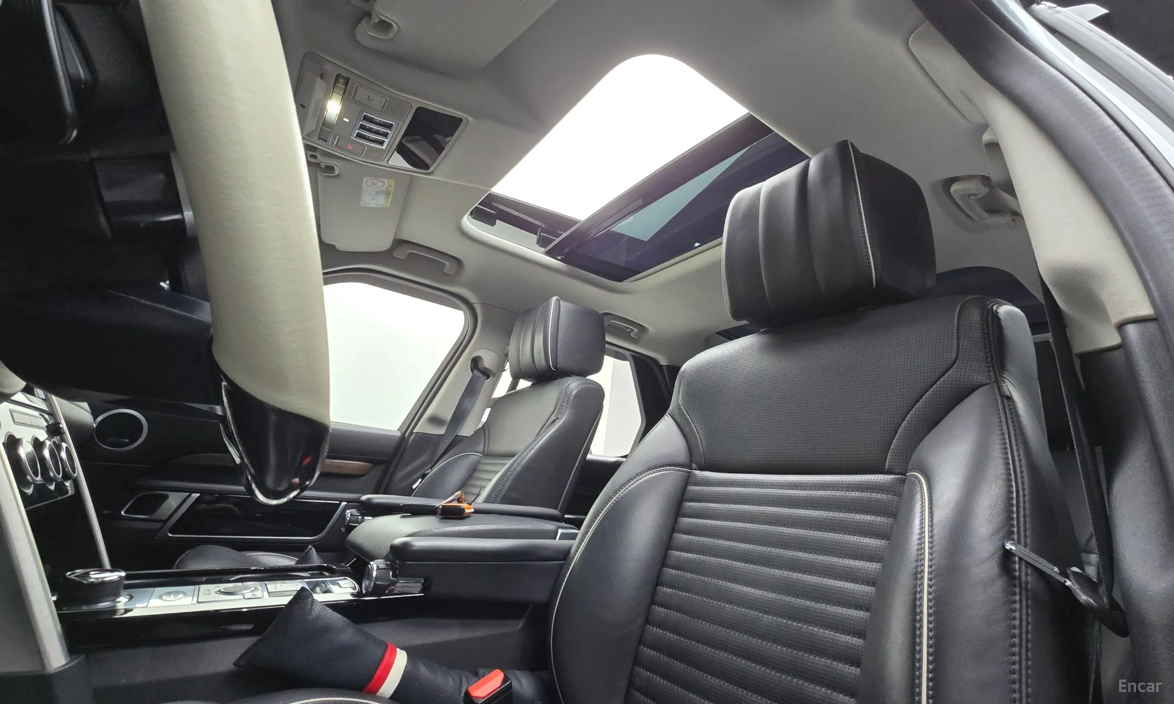 Land Rover Discovery 5 превью 19