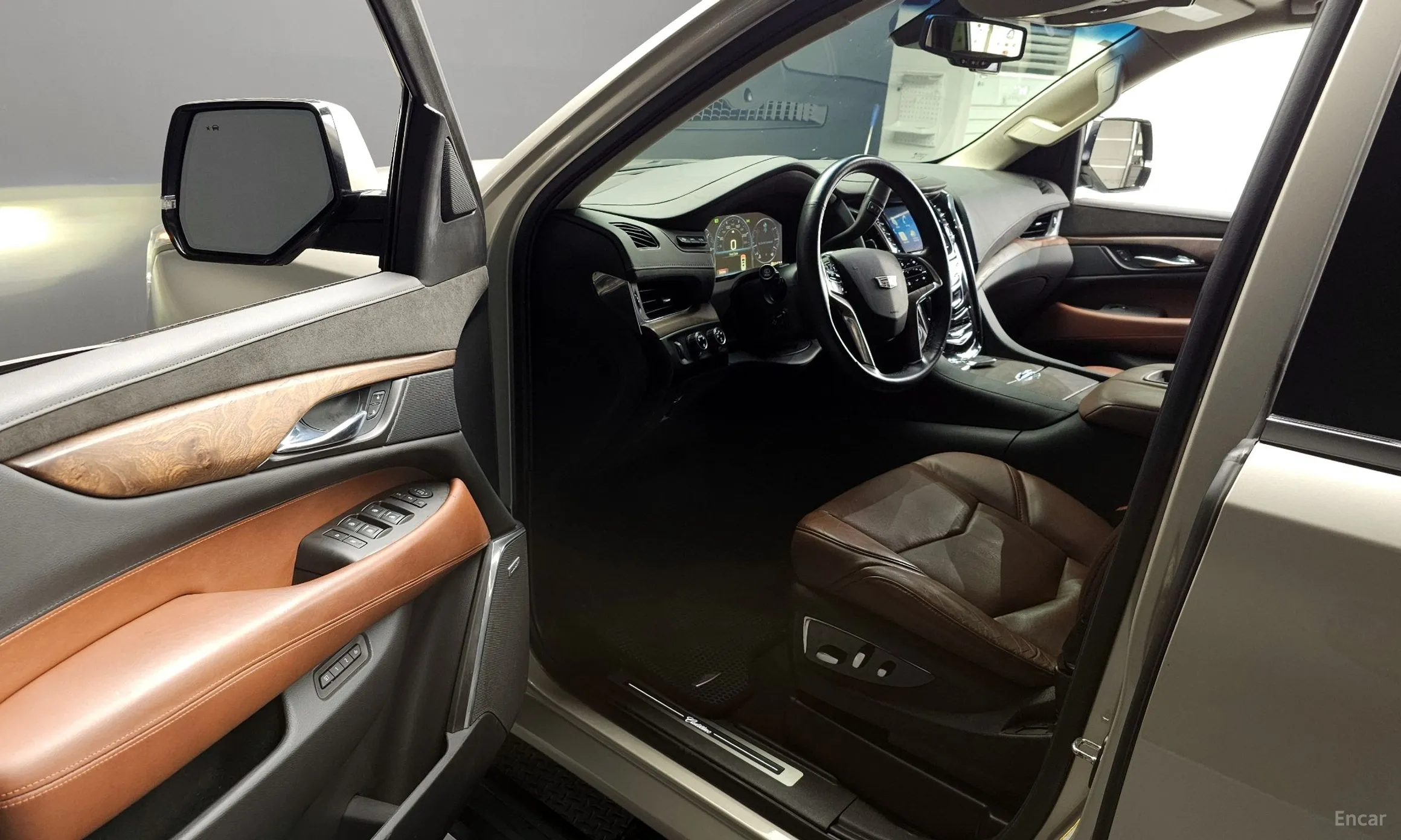 Cadillac Escalade превью 10
