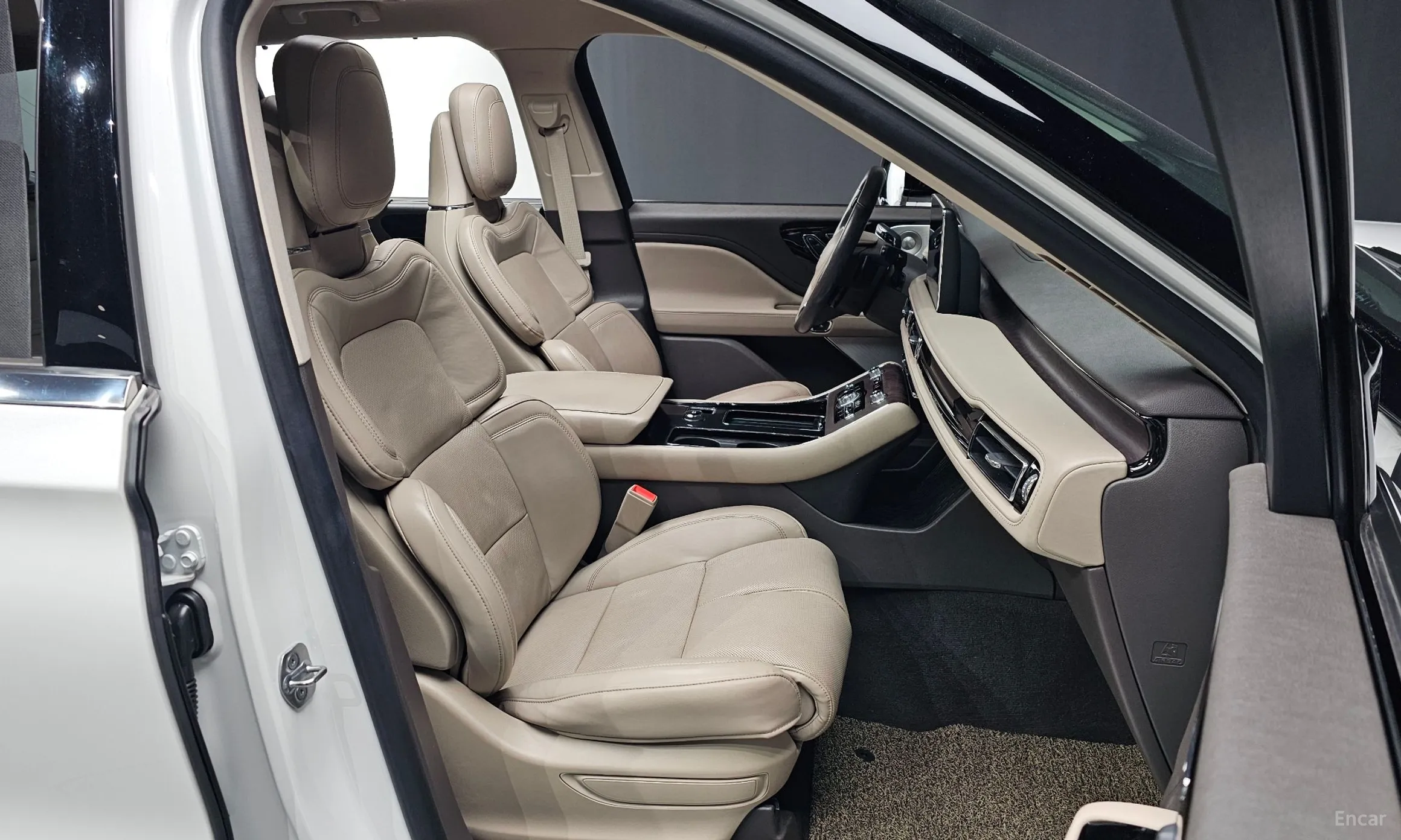 Lincoln Aviator 2nd Generation превью 12