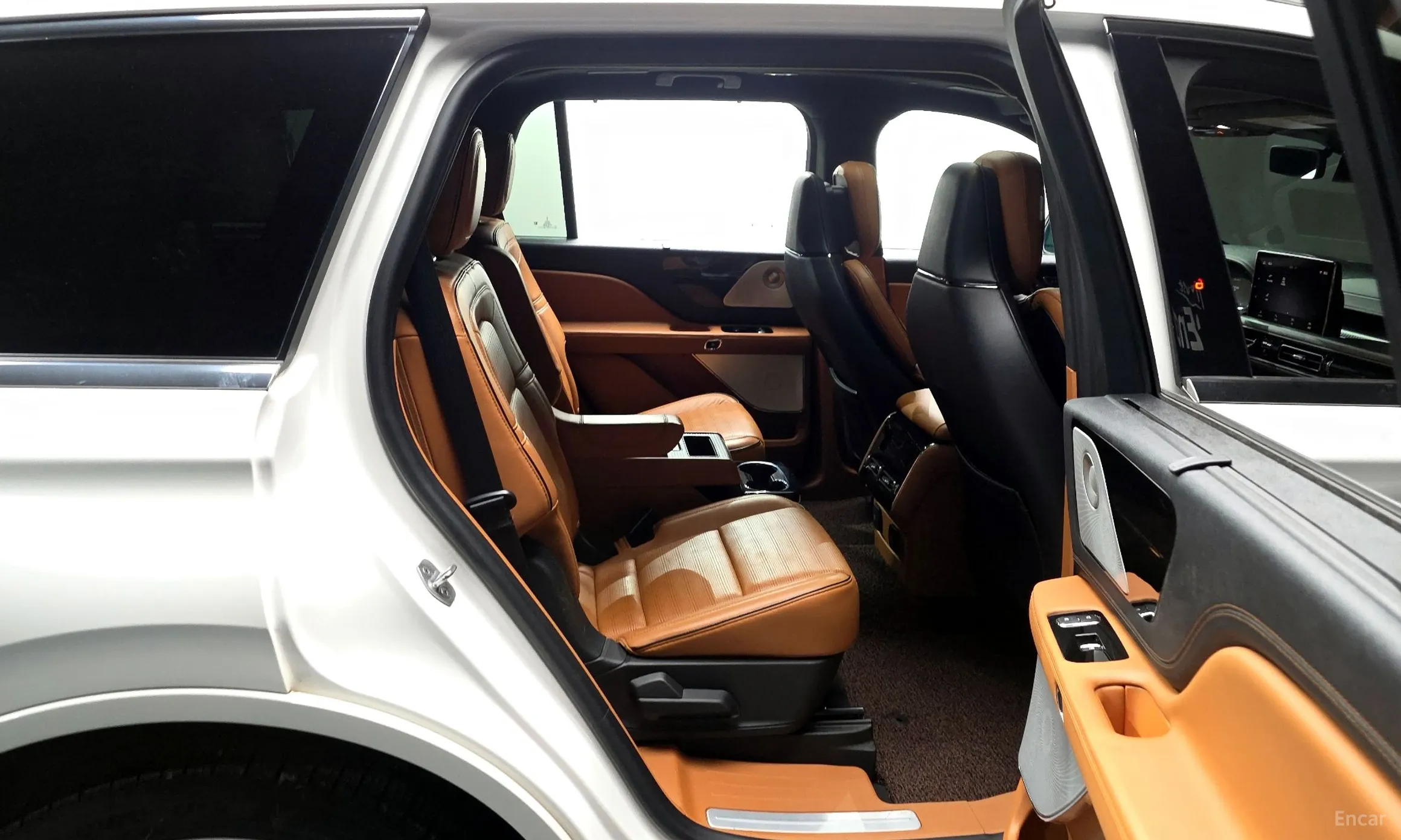 Lincoln Aviator 2nd Generation превью 12