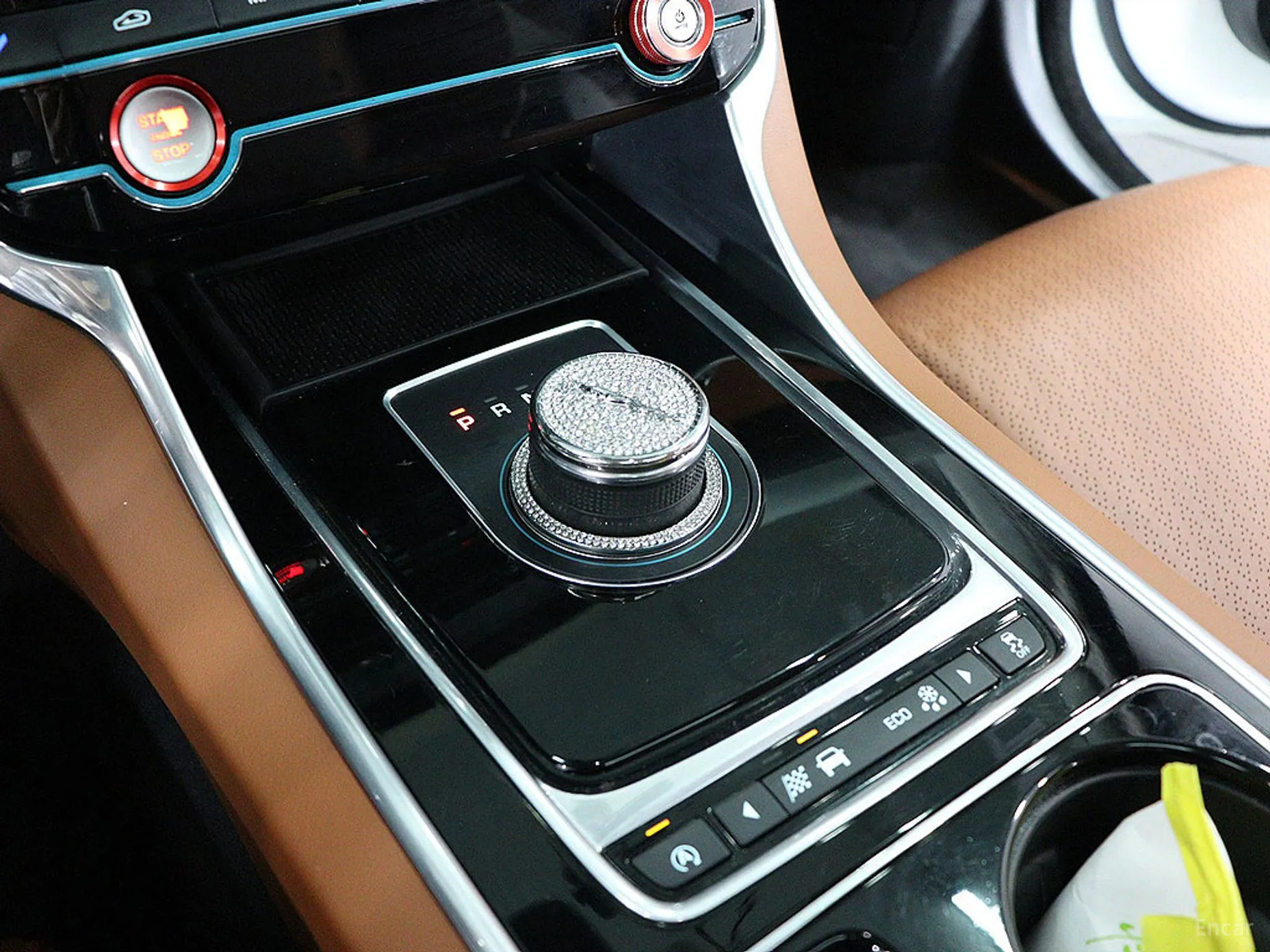 Jaguar XE превью 9