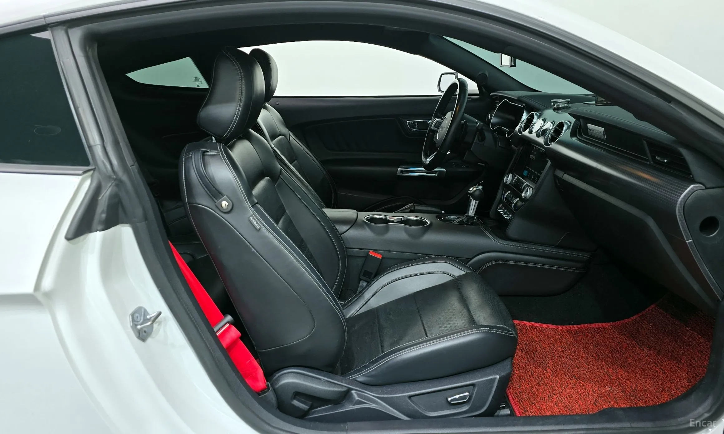 Ford Mustang превью 11