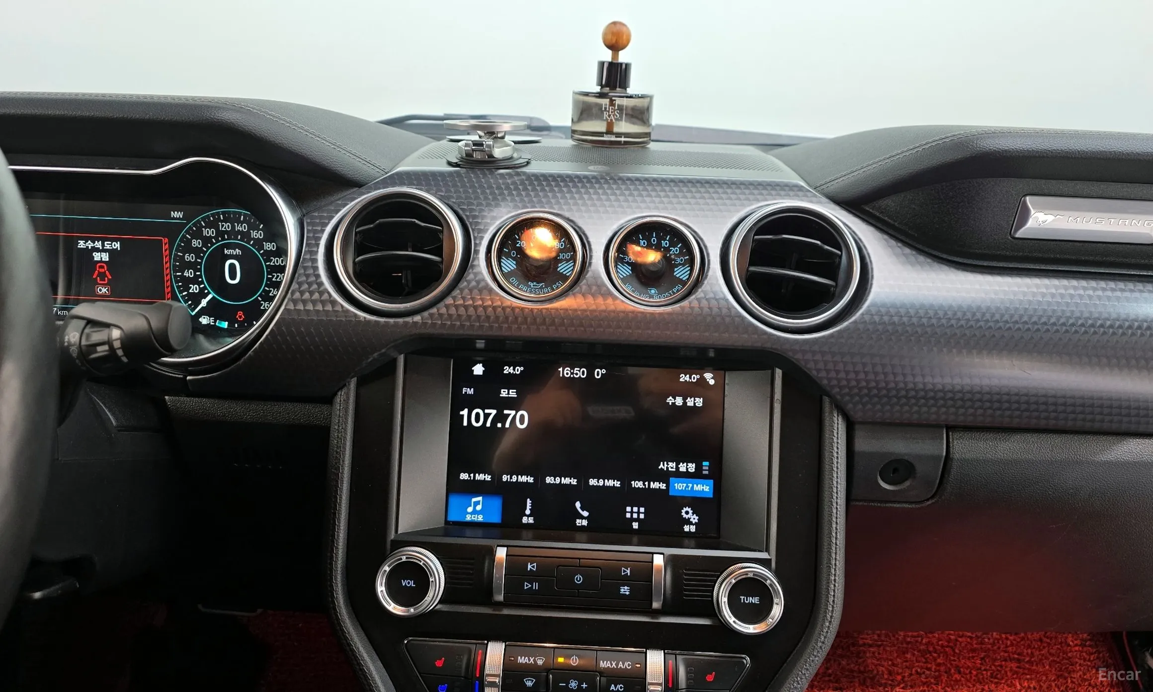 Ford Mustang превью 14