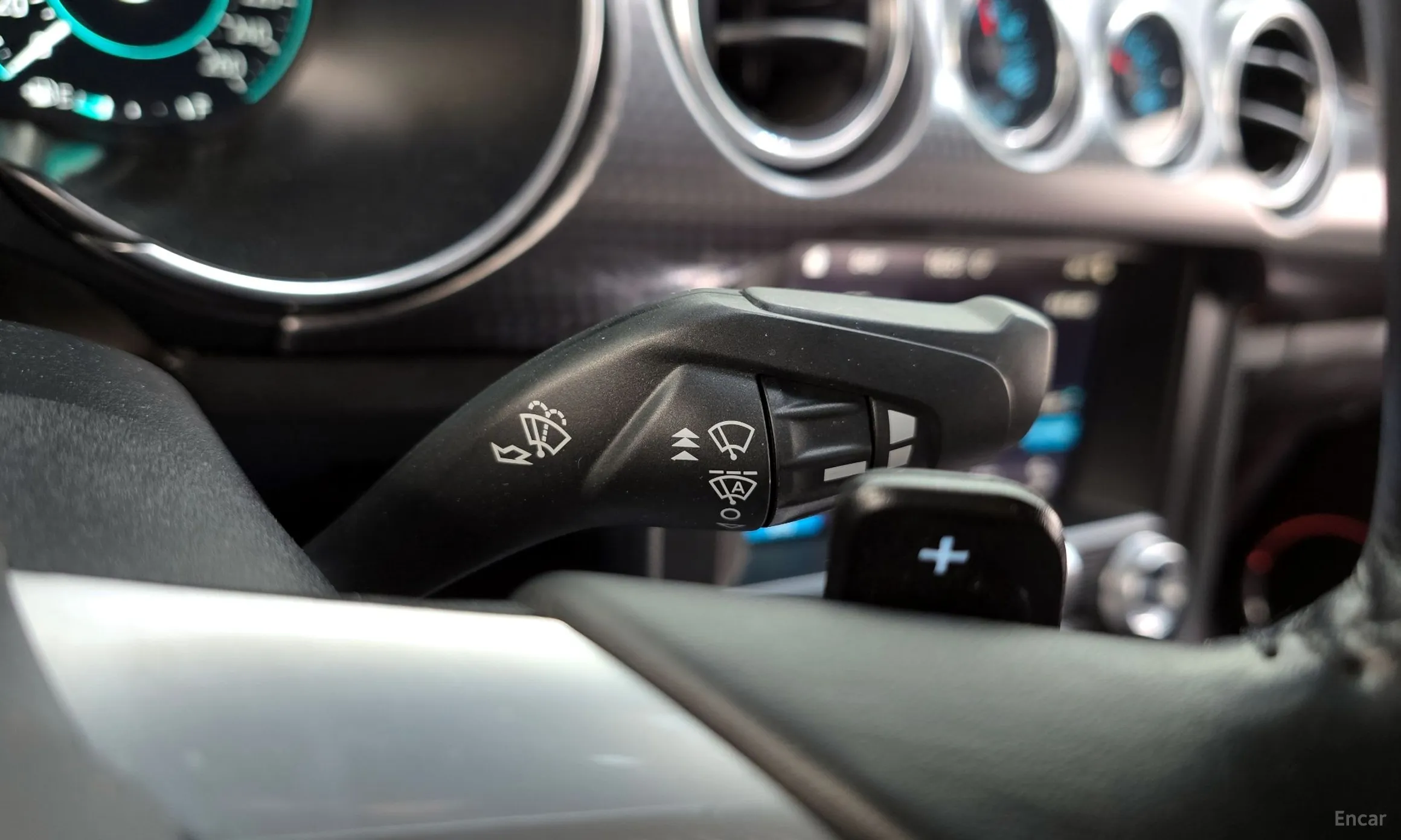 Ford Mustang превью 17