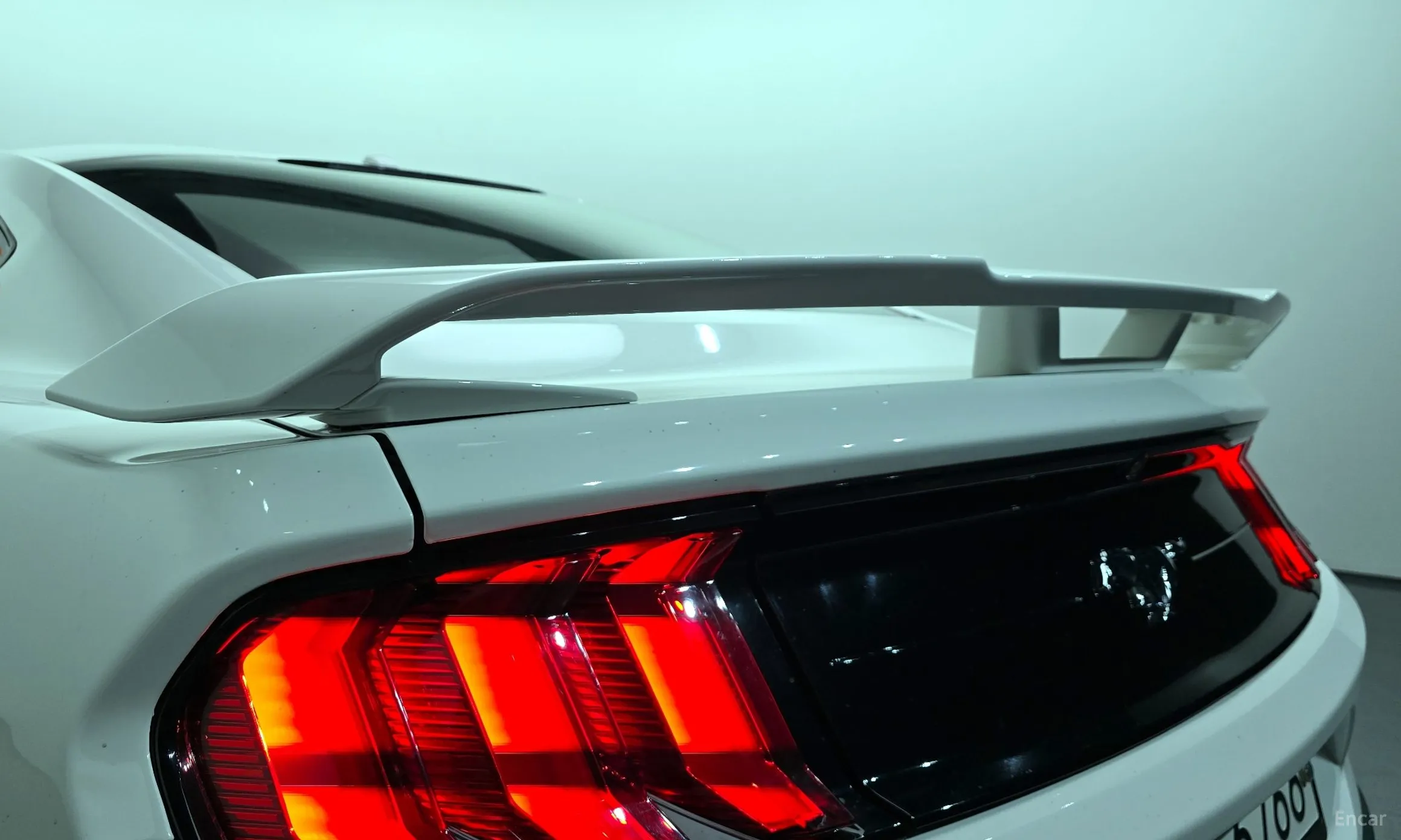 Ford Mustang превью 19