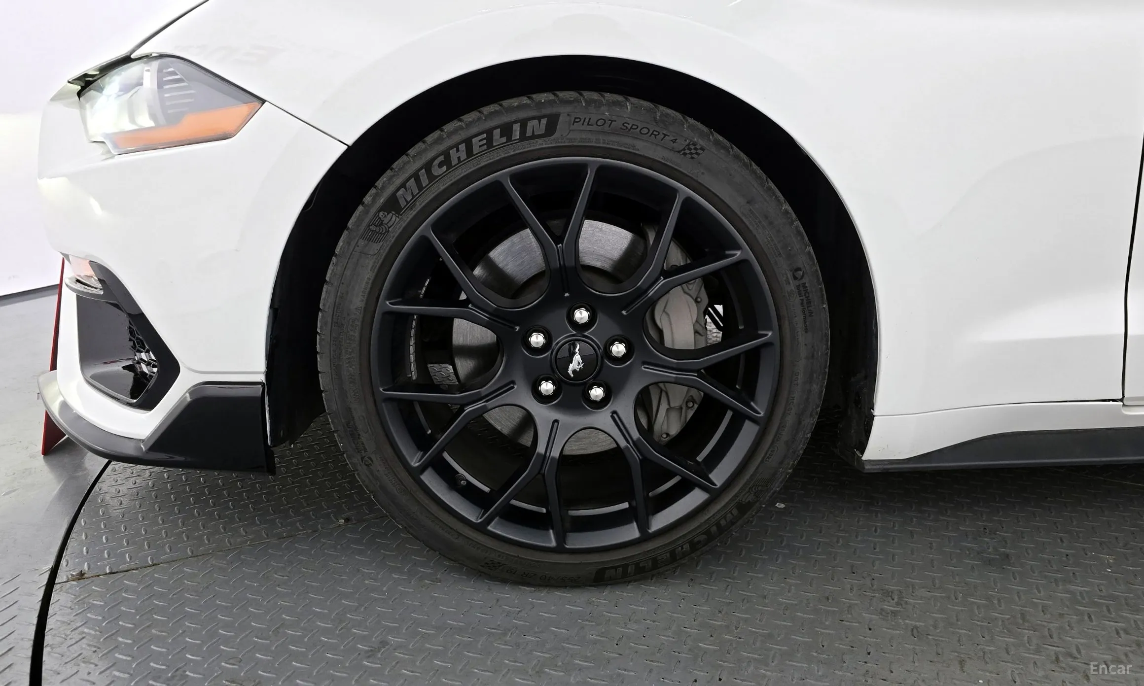 Ford Mustang превью 5