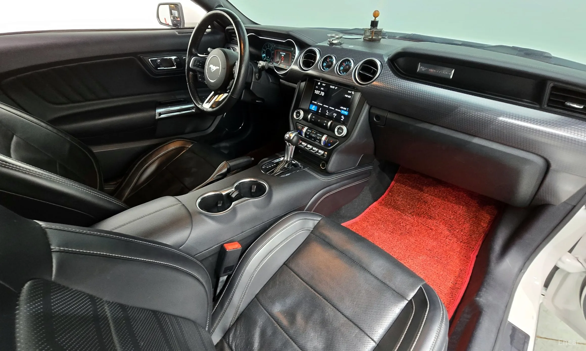 Ford Mustang превью 7