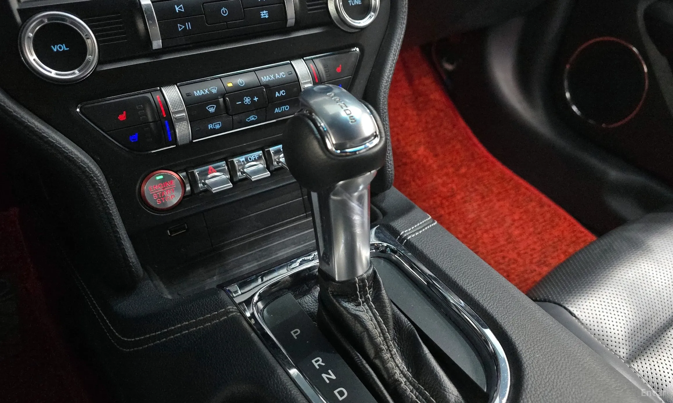 Ford Mustang превью 9