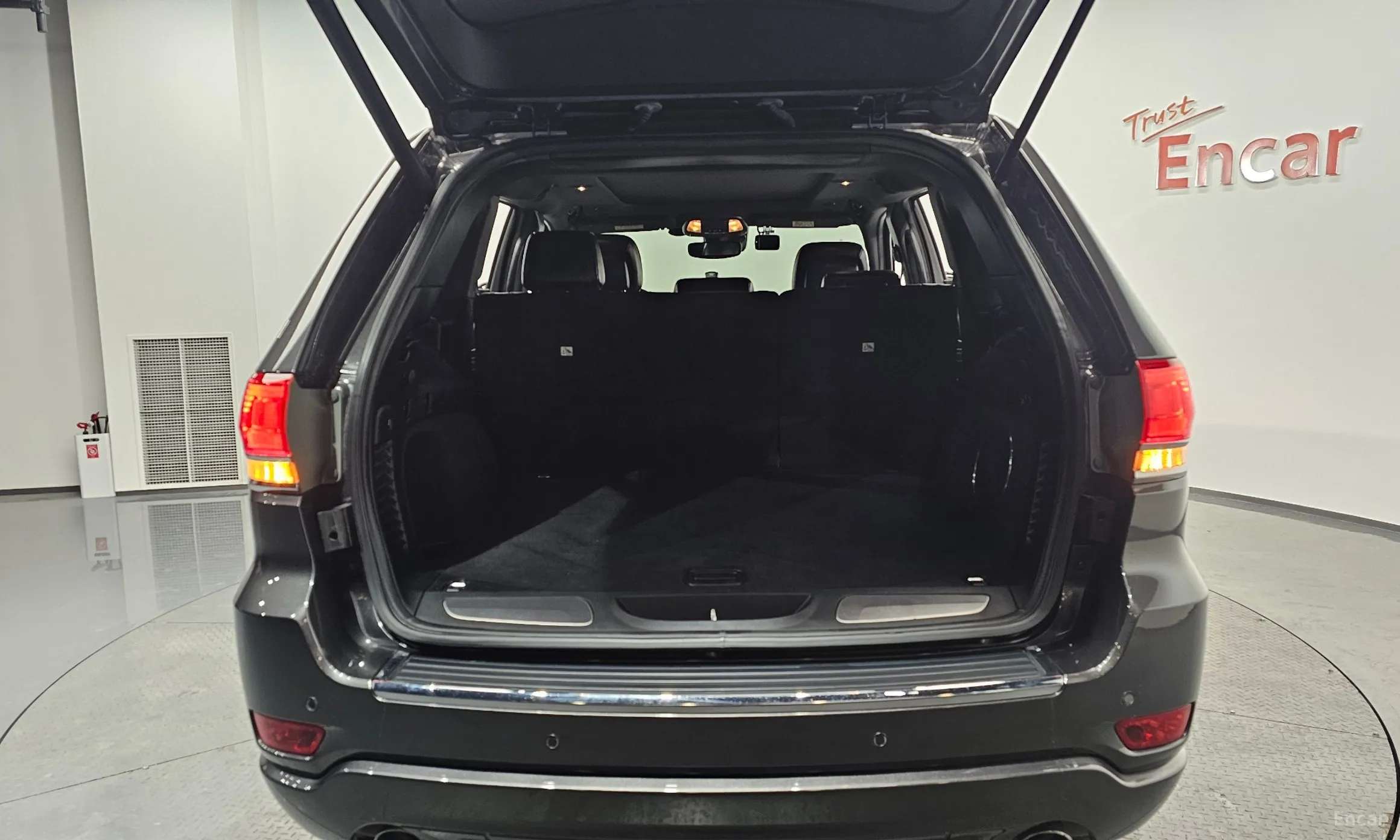 Jeep Grand Cherokee превью 20