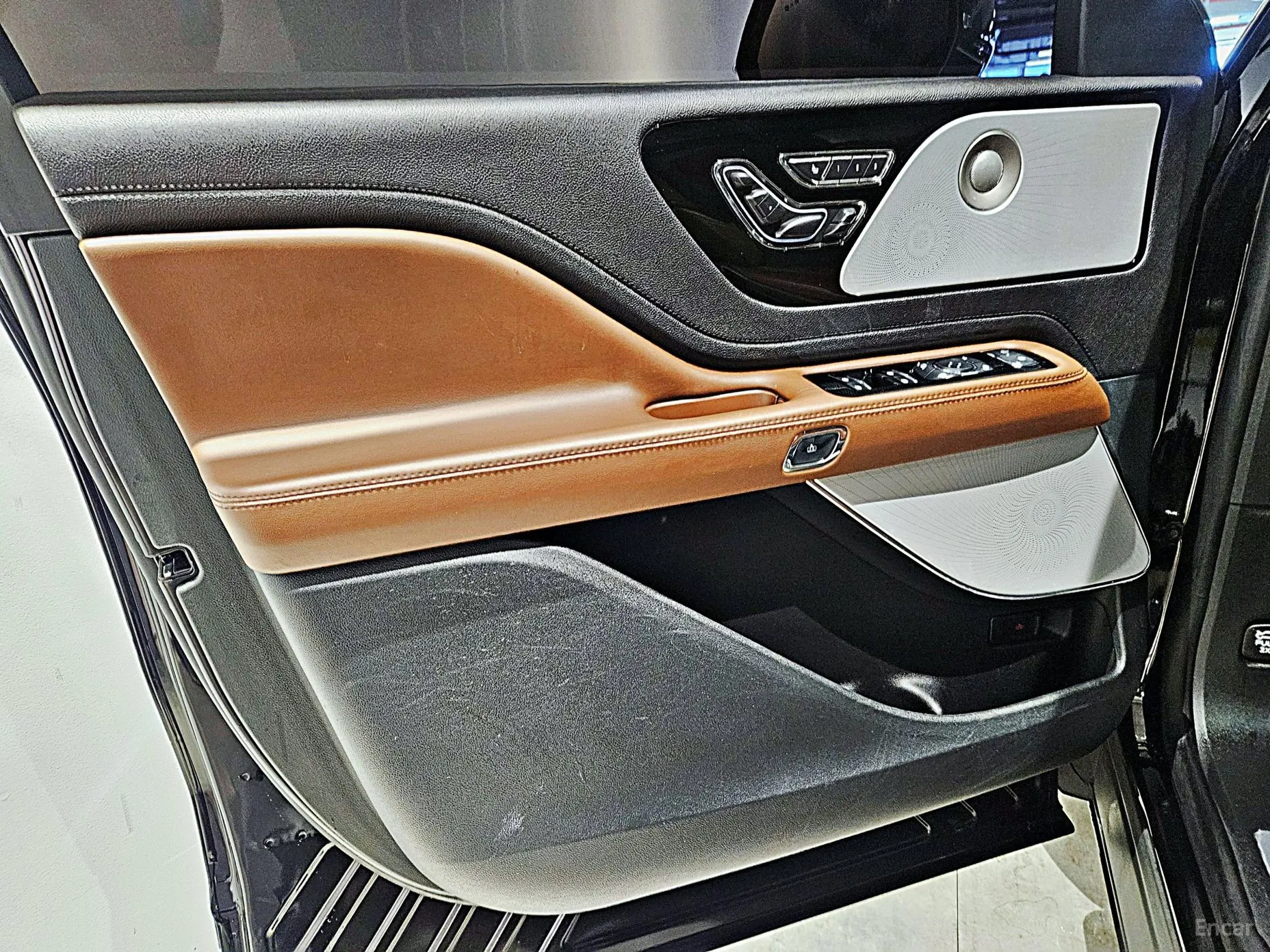 Lincoln Aviator 2nd Generation превью 18