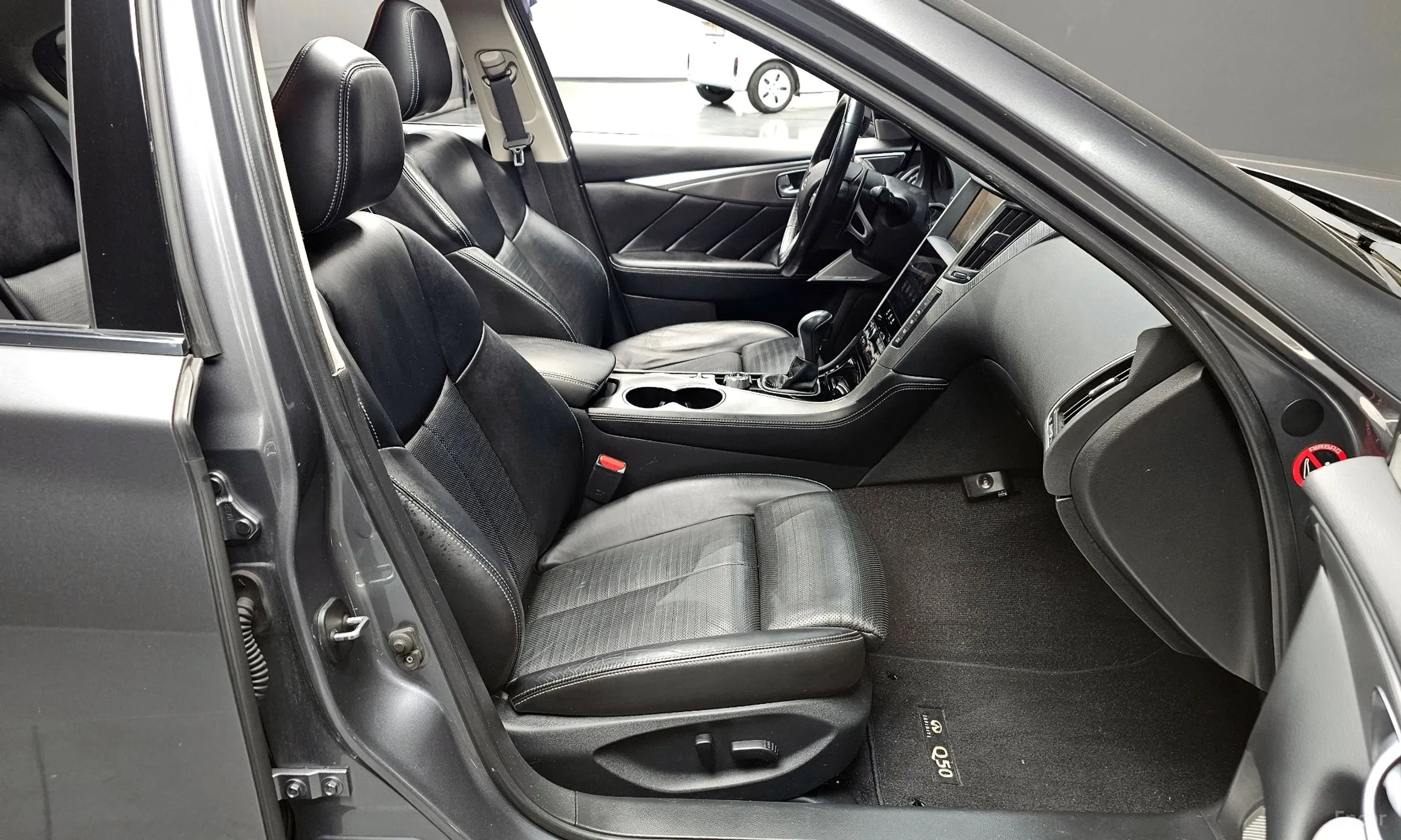 Infiniti Q50 превью 10