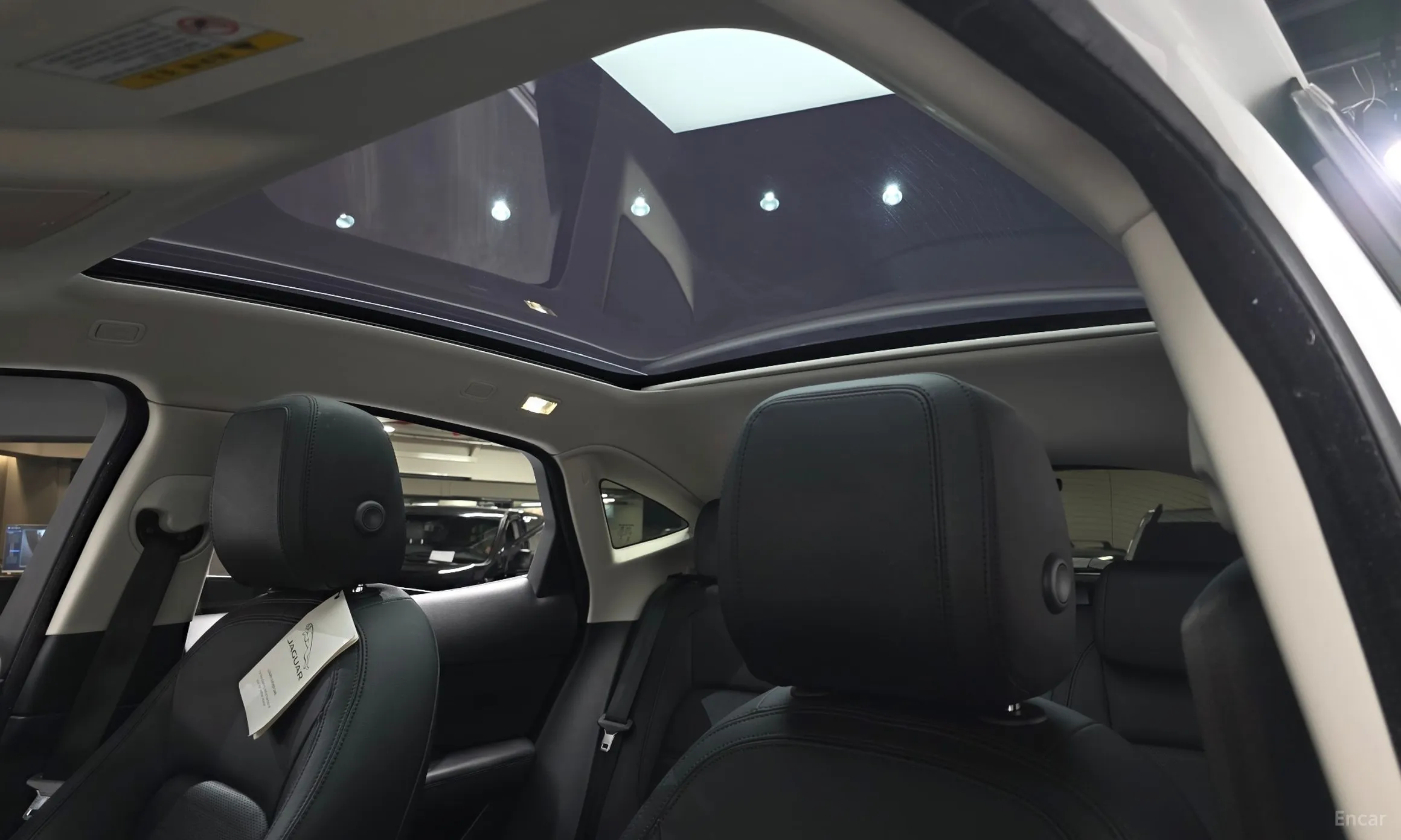 Jaguar E-PACE превью 19