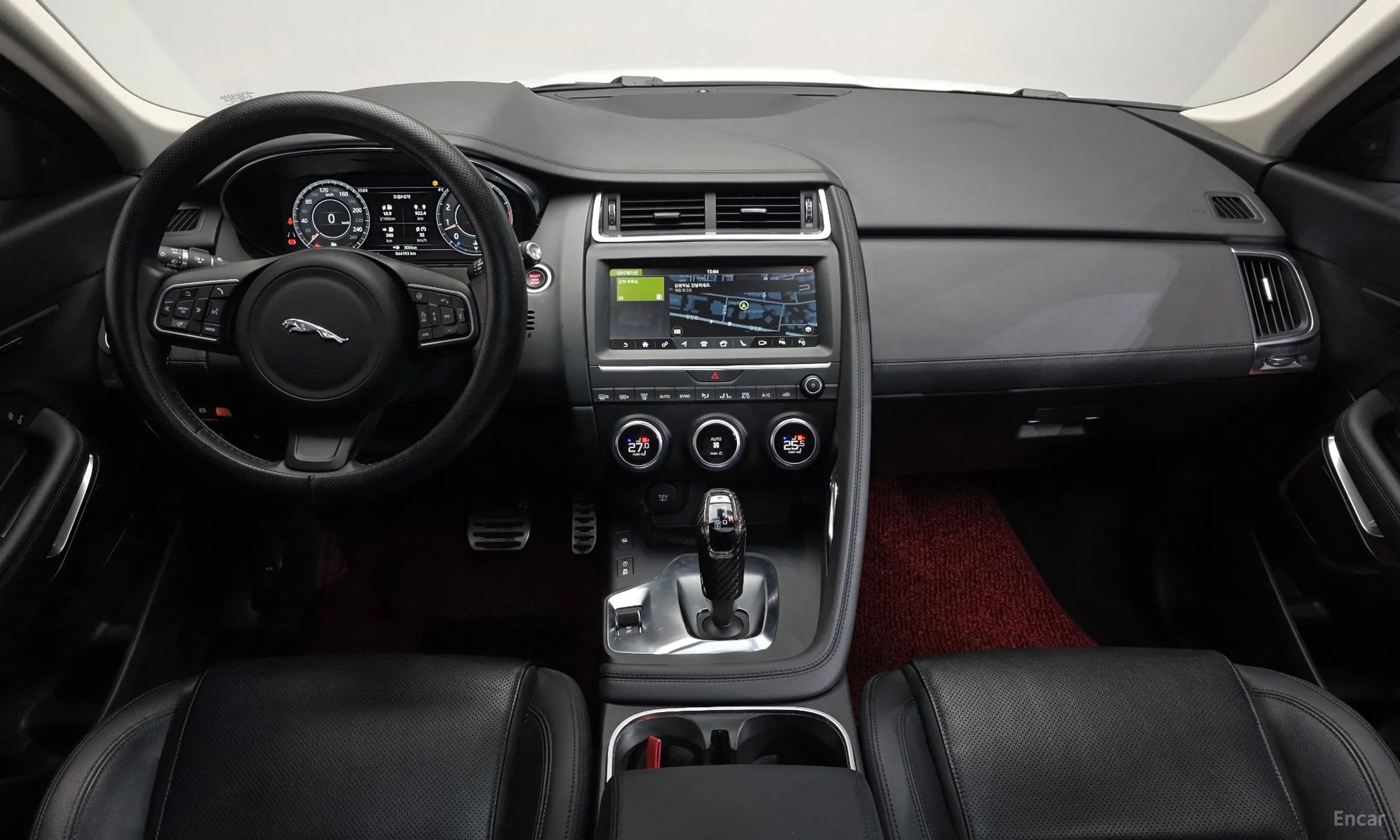 Jaguar E-PACE превью 7