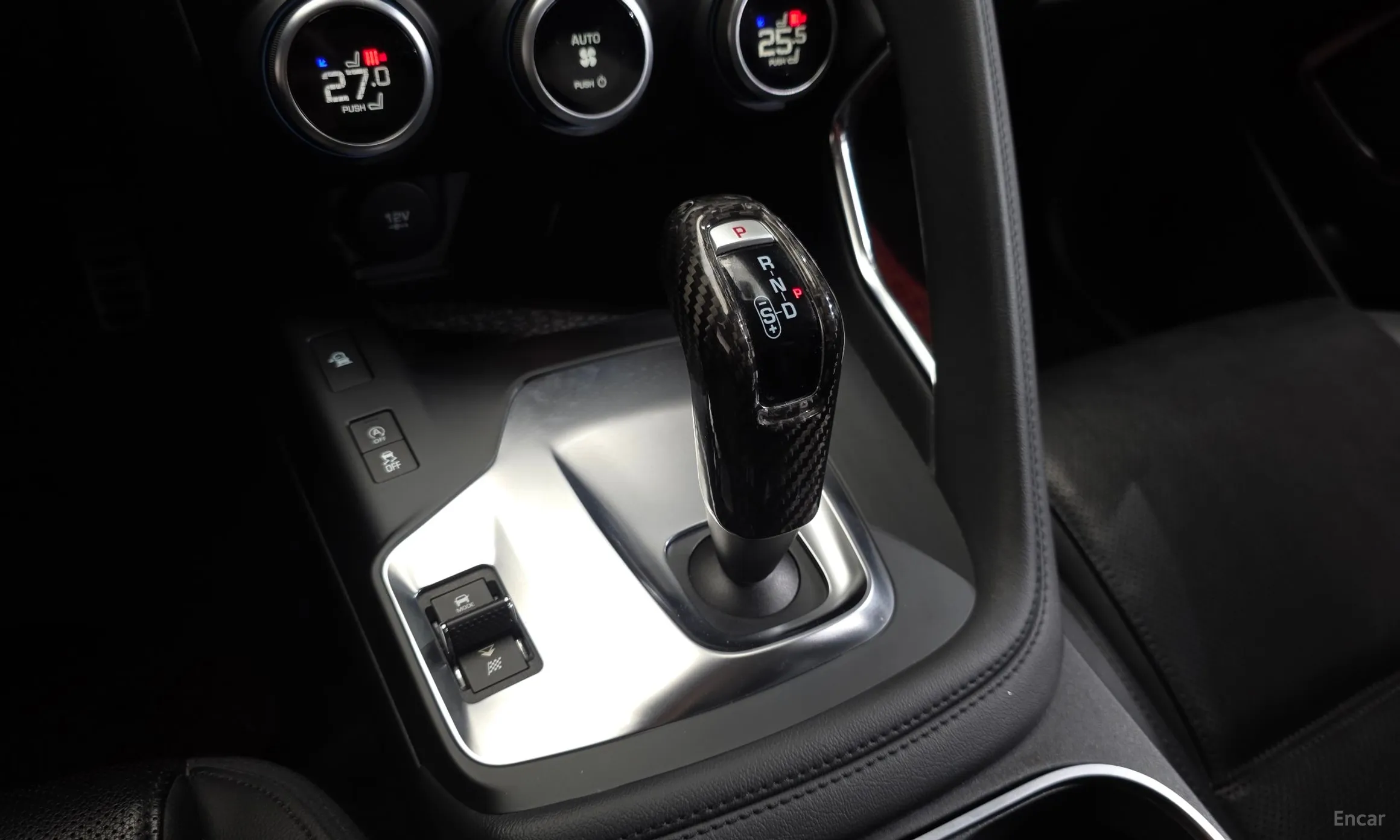 Jaguar E-PACE превью 9