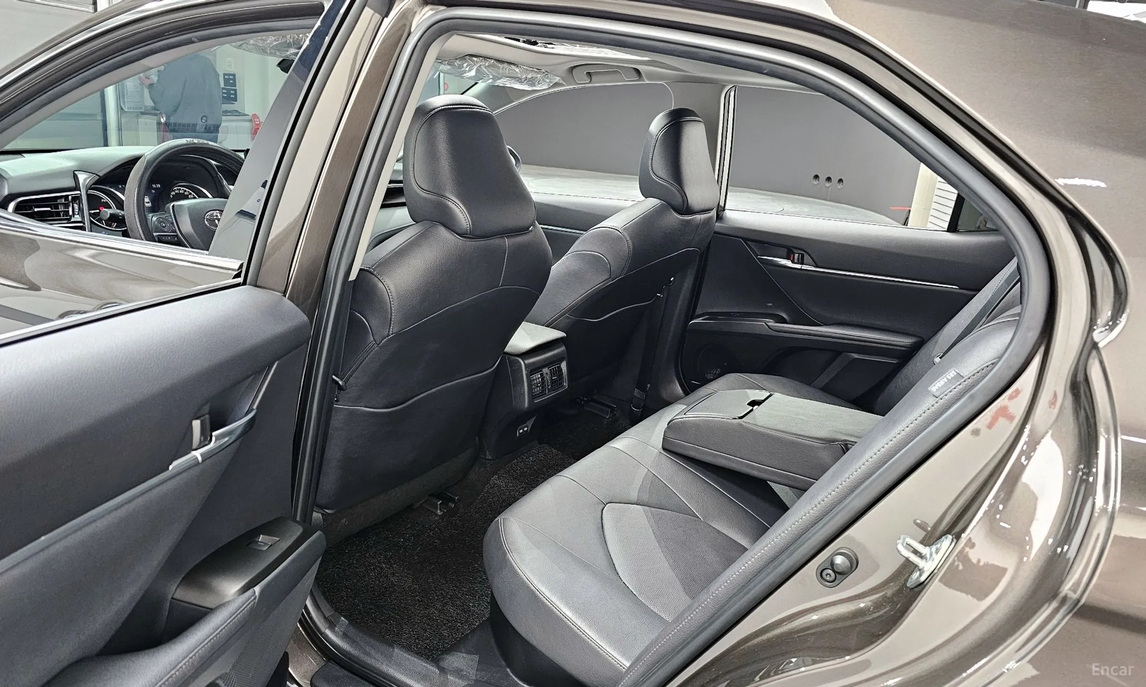 Toyota Camry (XV70) превью 11