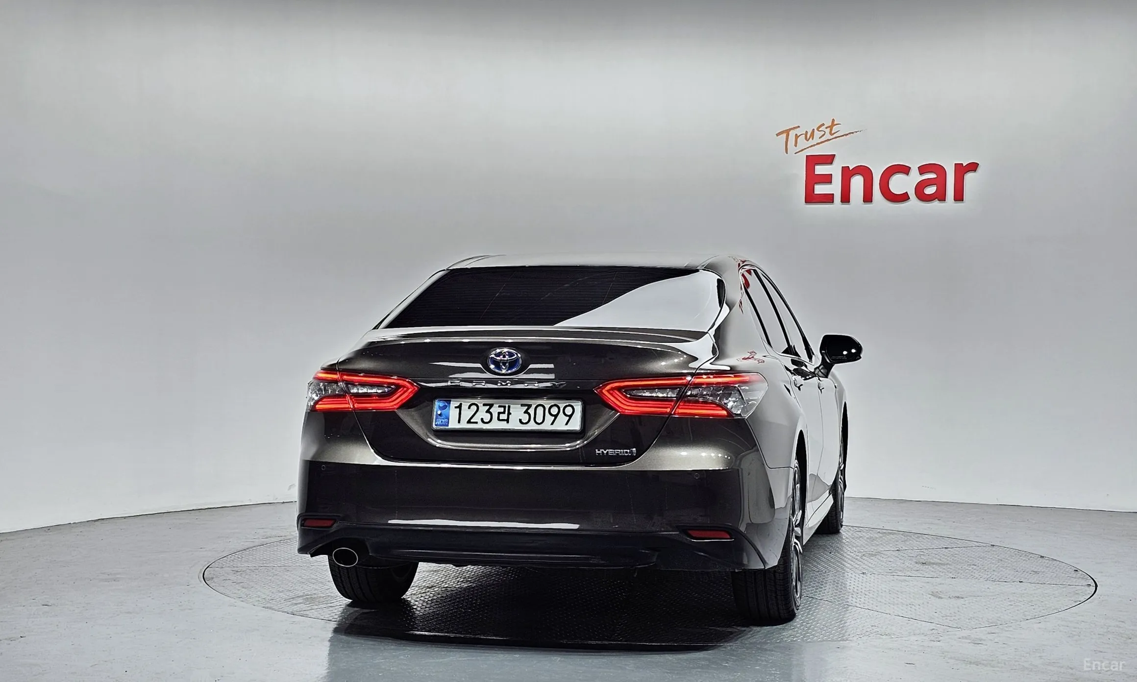 Toyota Camry (XV70) превью 4