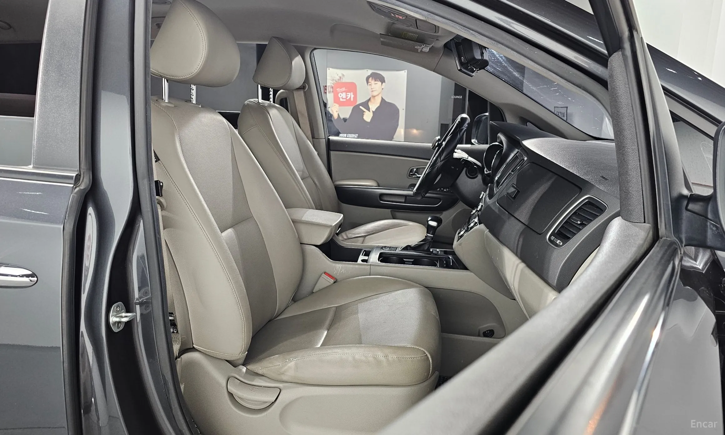 Kia Carnival превью 10