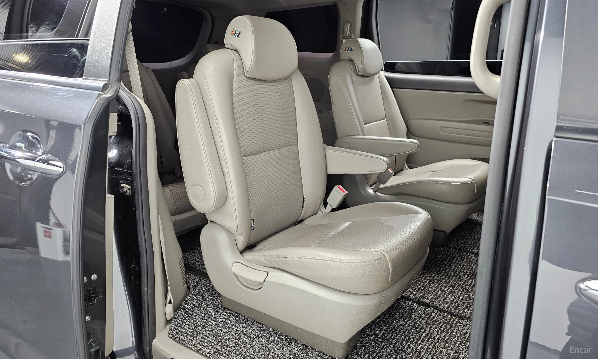 Kia Carnival превью 12