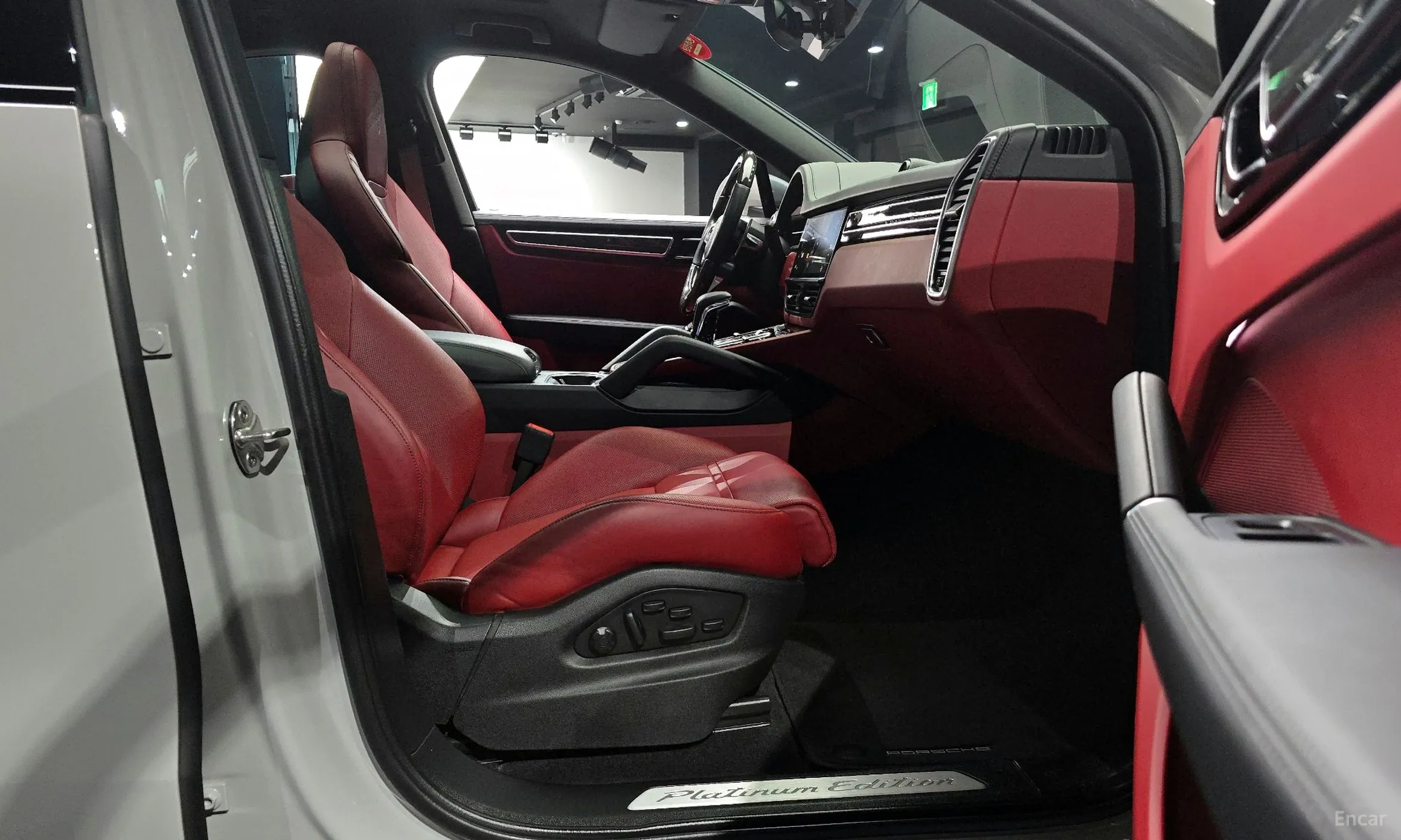 Porsche Cayenne (PO536) превью 11