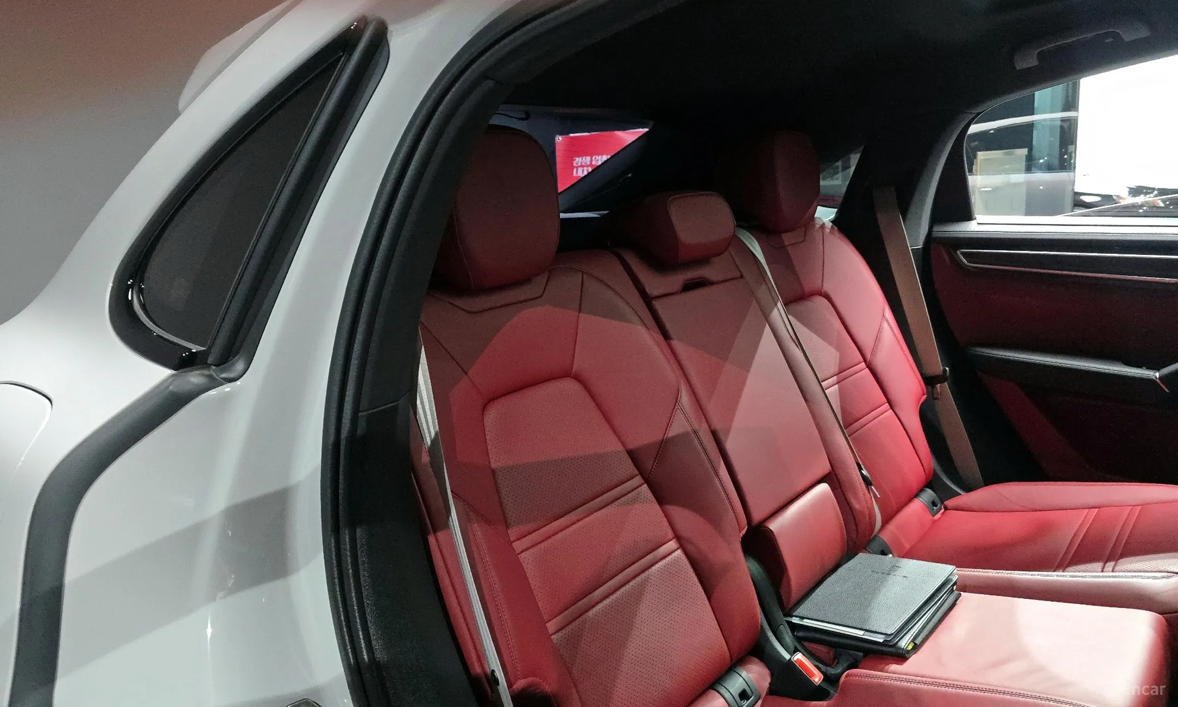 Porsche Cayenne (PO536) превью 12