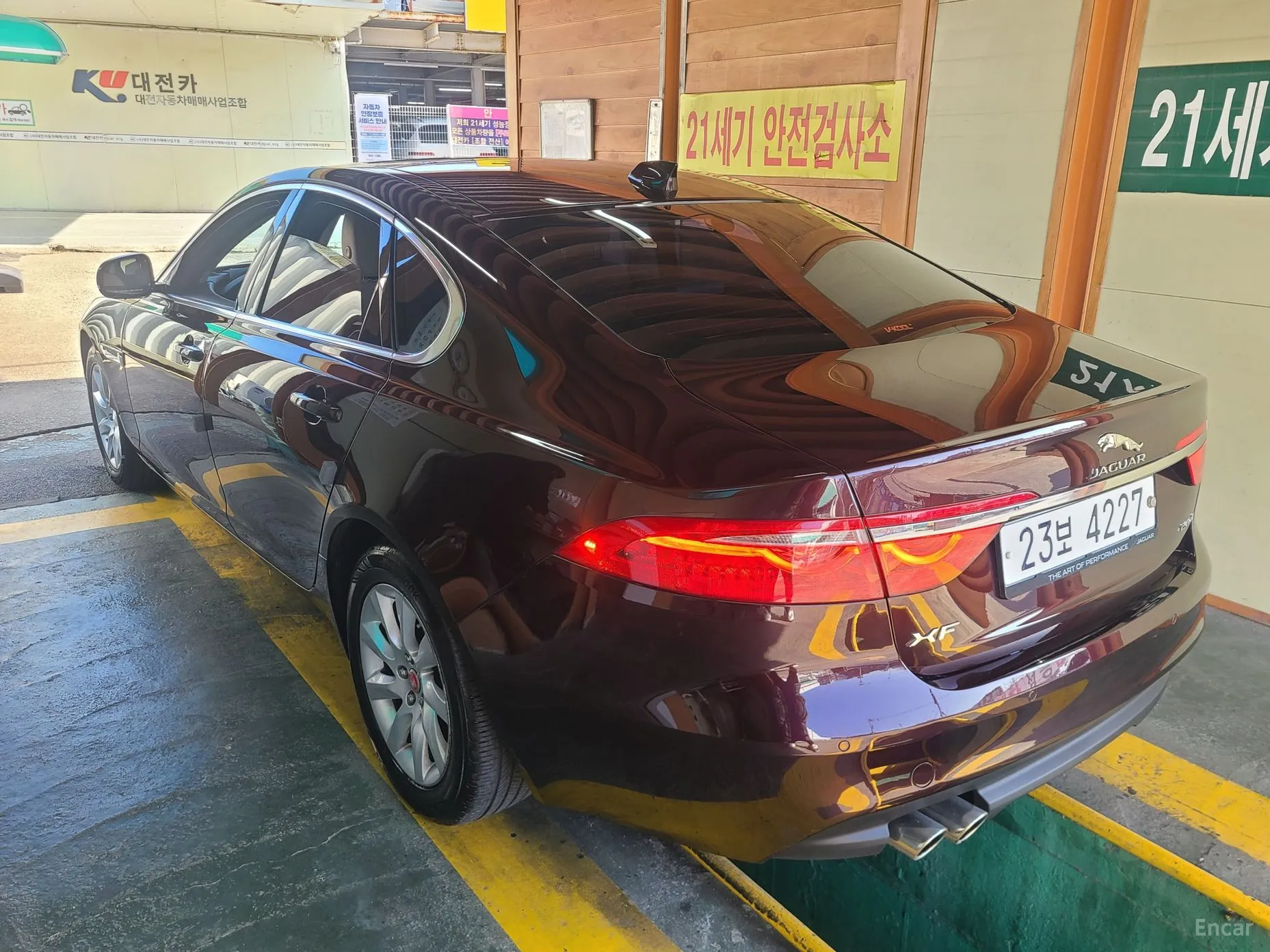 Jaguar XF (x260) превью 5