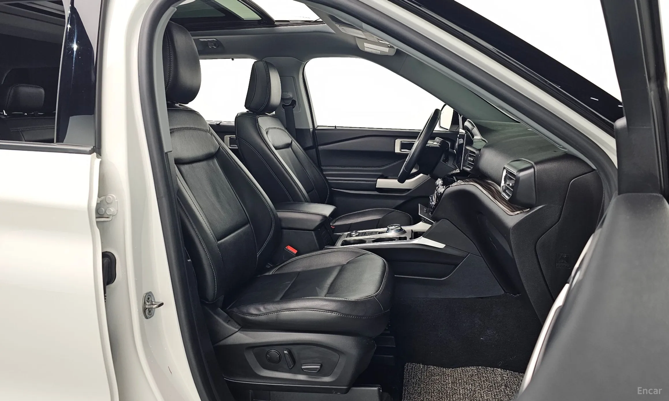 Ford Explorer 6th Generation превью 10
