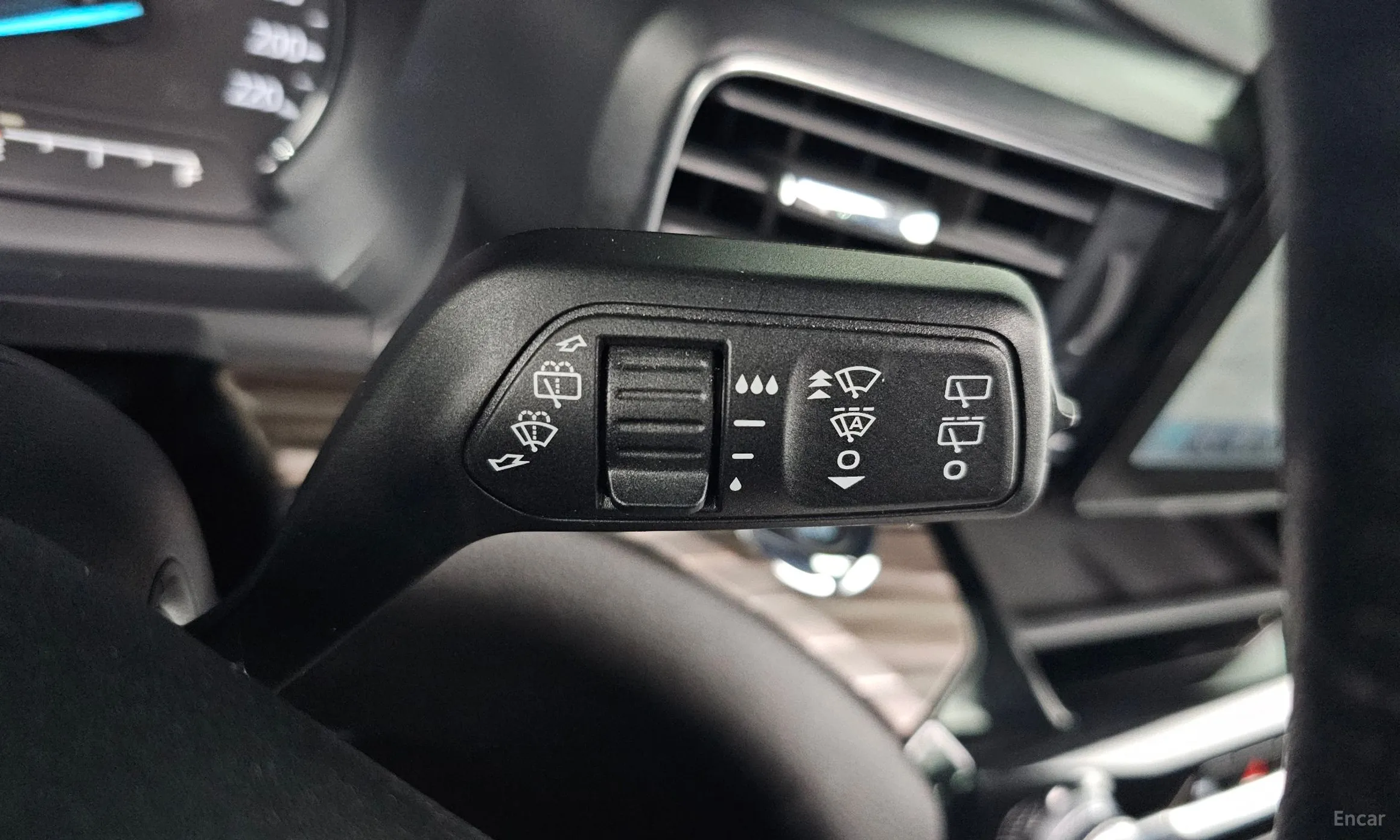 Ford Explorer 6th Generation превью 19