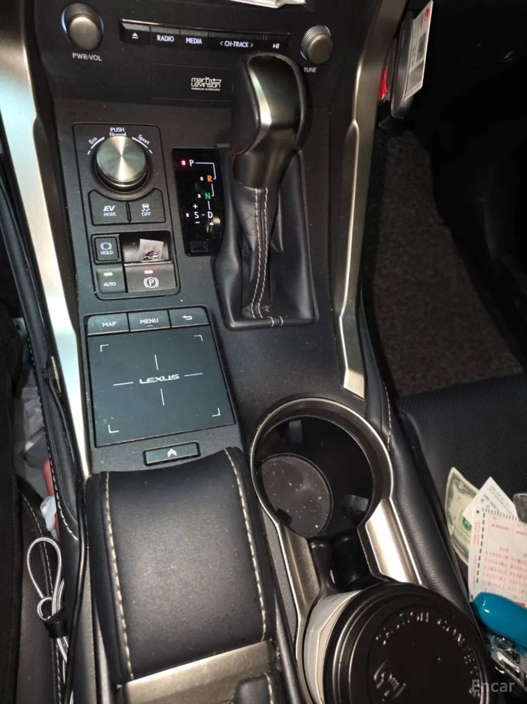 Lexus NX300h превью 13