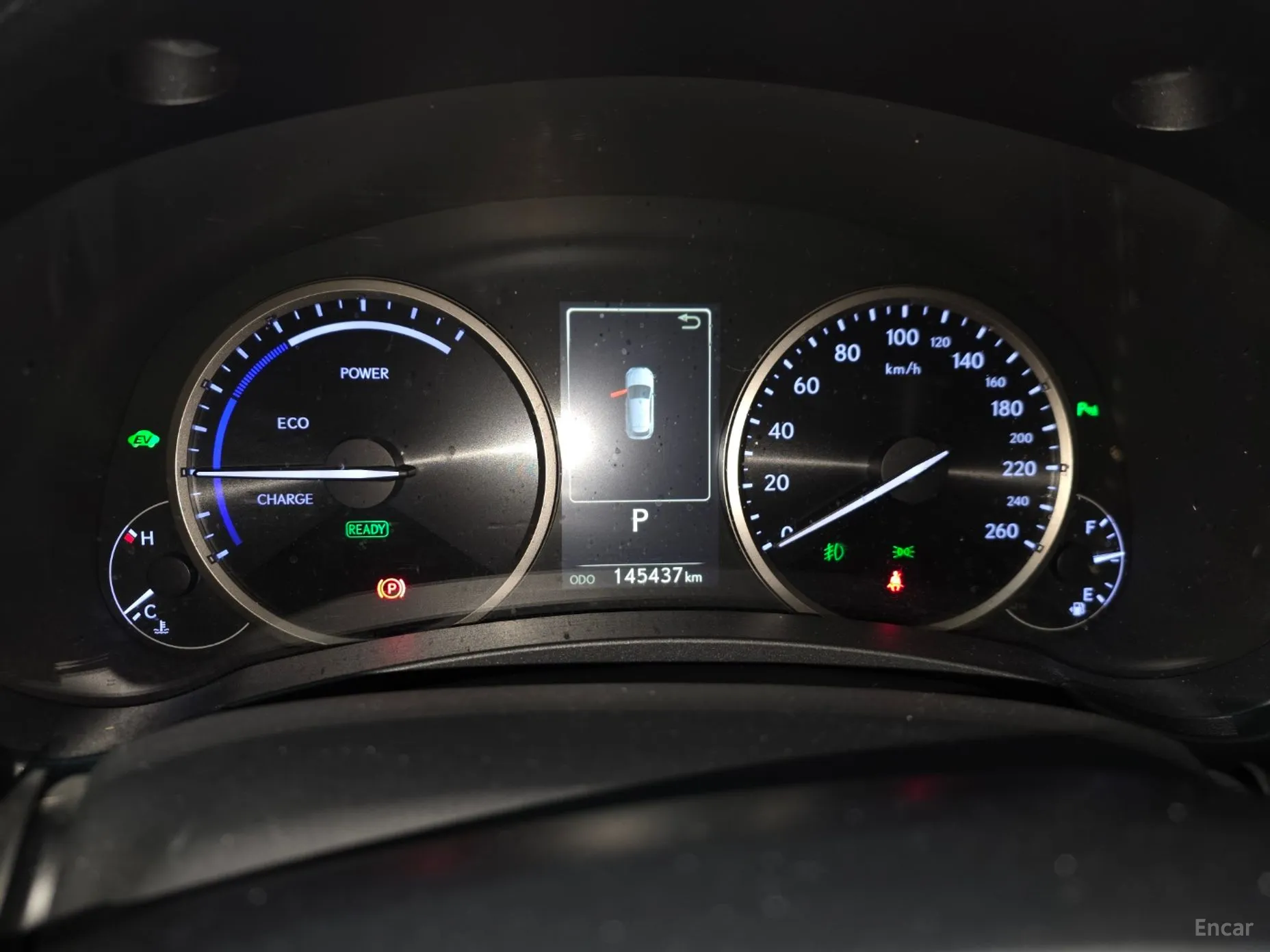 Lexus NX300h превью 16