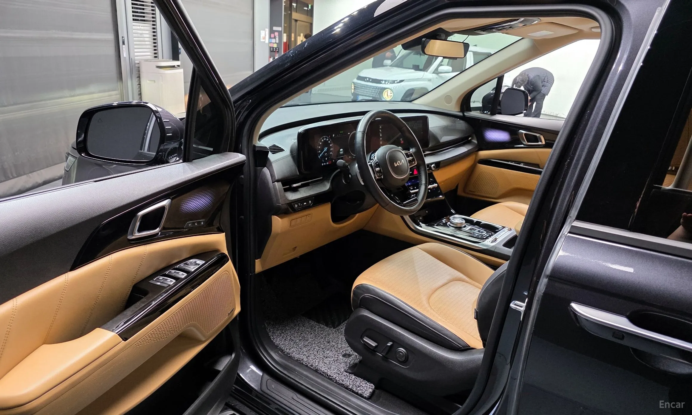 Kia Carnival Gen 4 превью 10