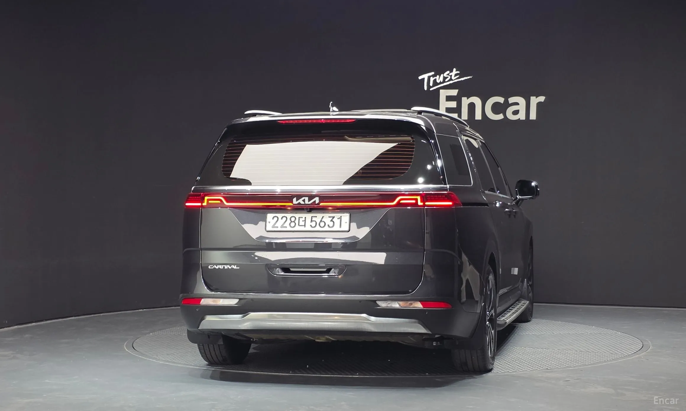 Kia Carnival Gen 4 превью 4