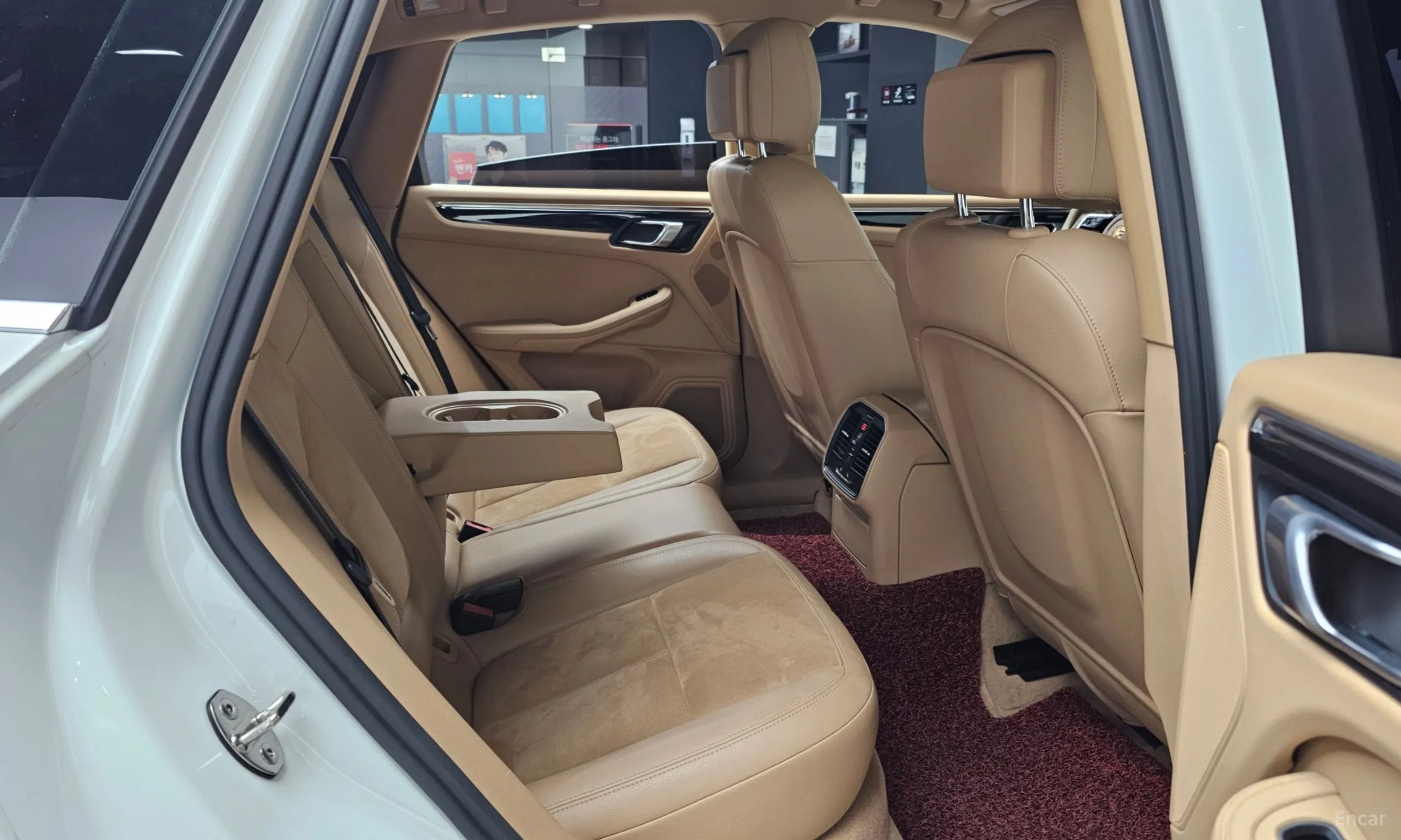 Porsche Macan превью 12