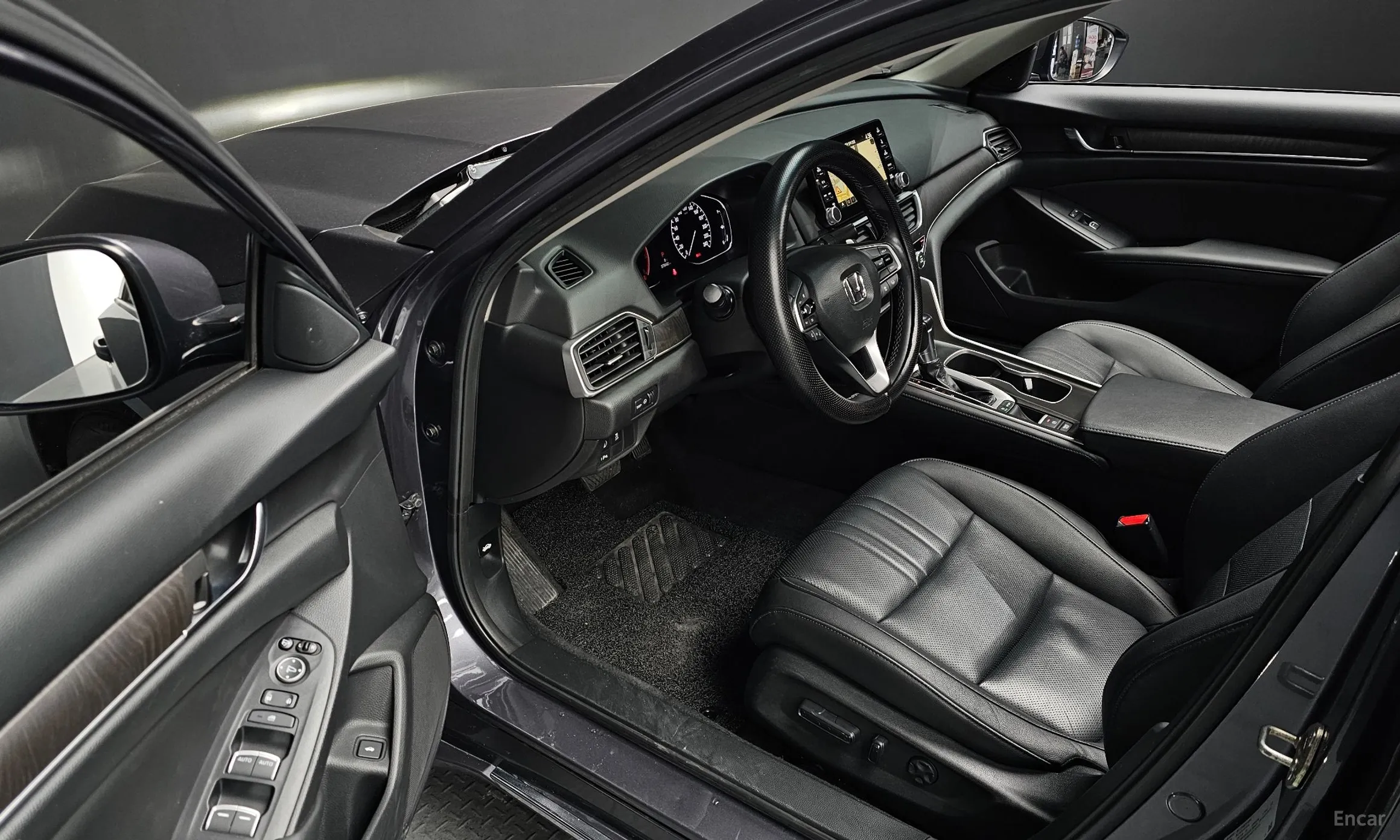 Honda Accord 10th Generation превью 11