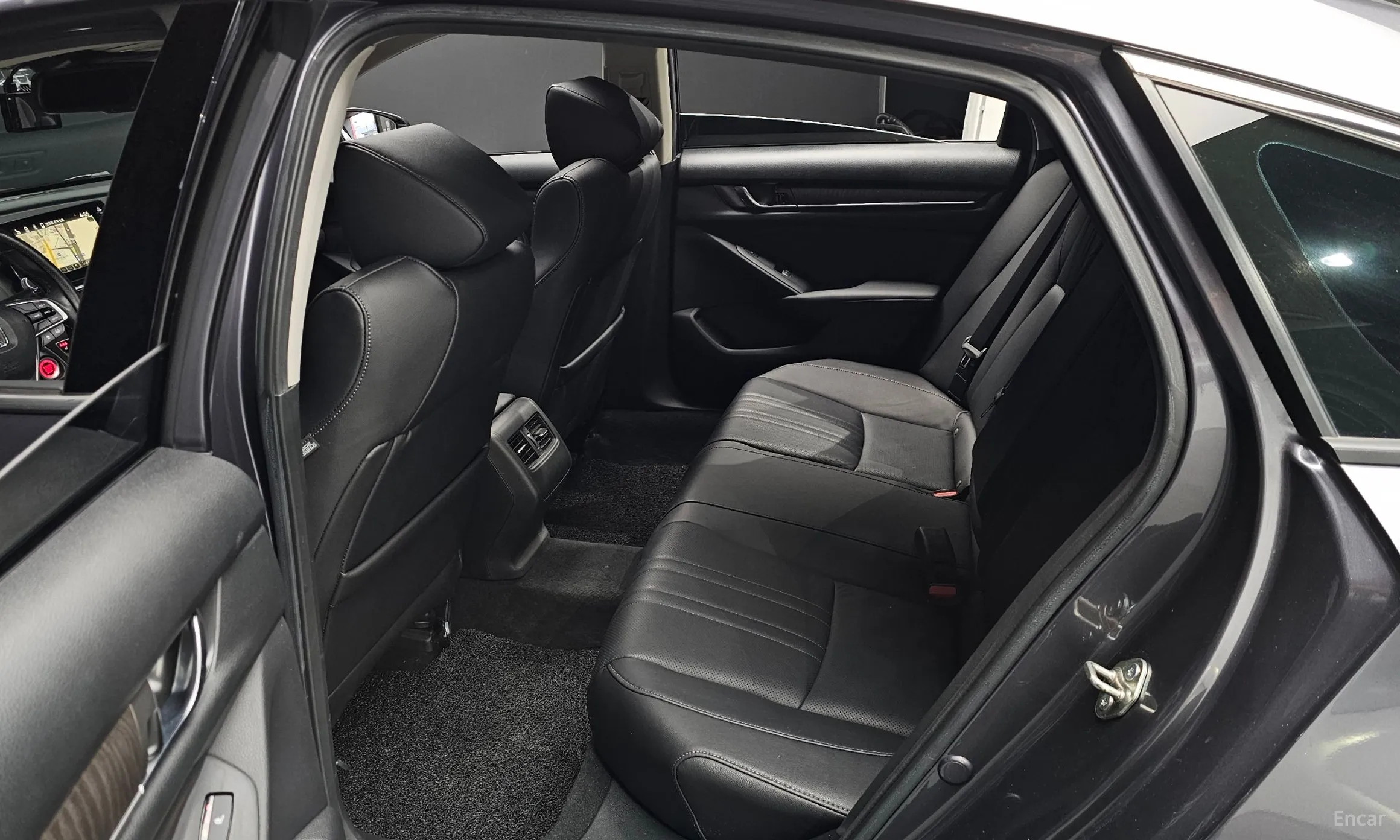 Honda Accord 10th Generation превью 12