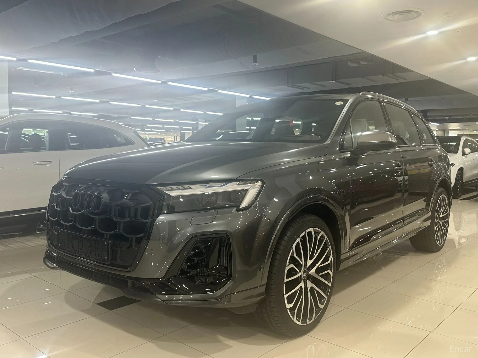 SQ7 (4M)